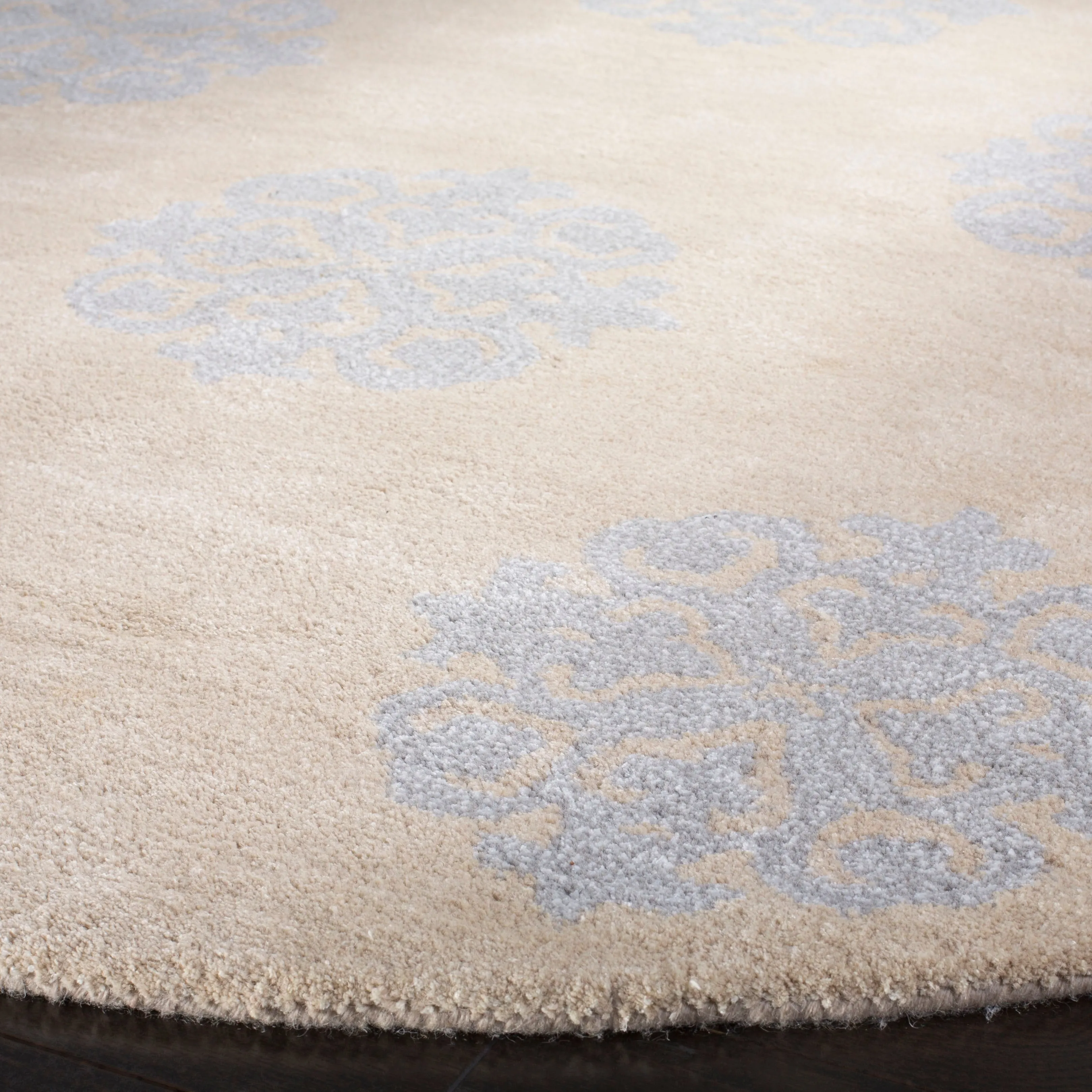 SAFAVIEH Handmade Soho Iliana Medallion N.Z. Wool Rug