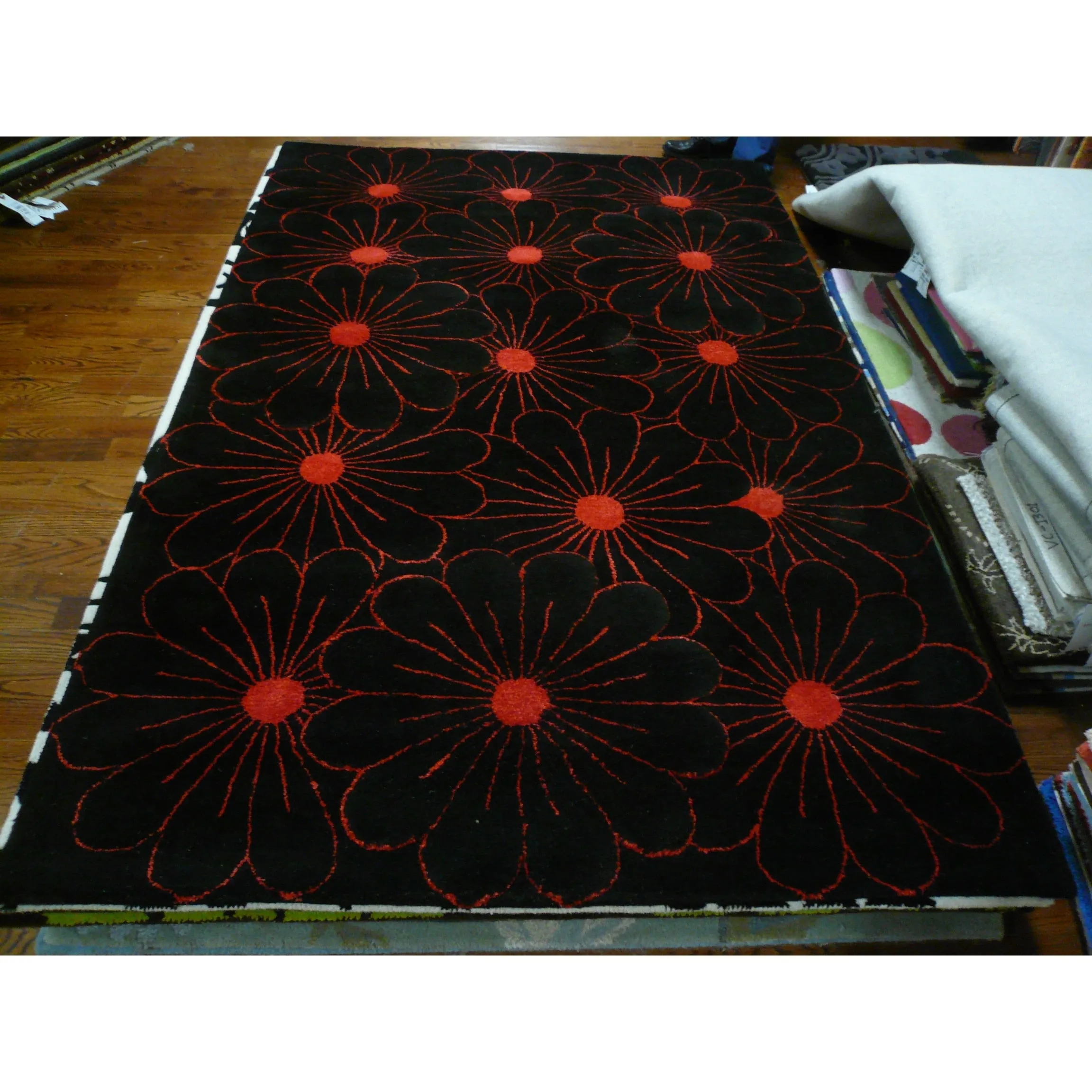 SAFAVIEH Handmade Soho Jenilee Daisies N.Z. Wool Rug