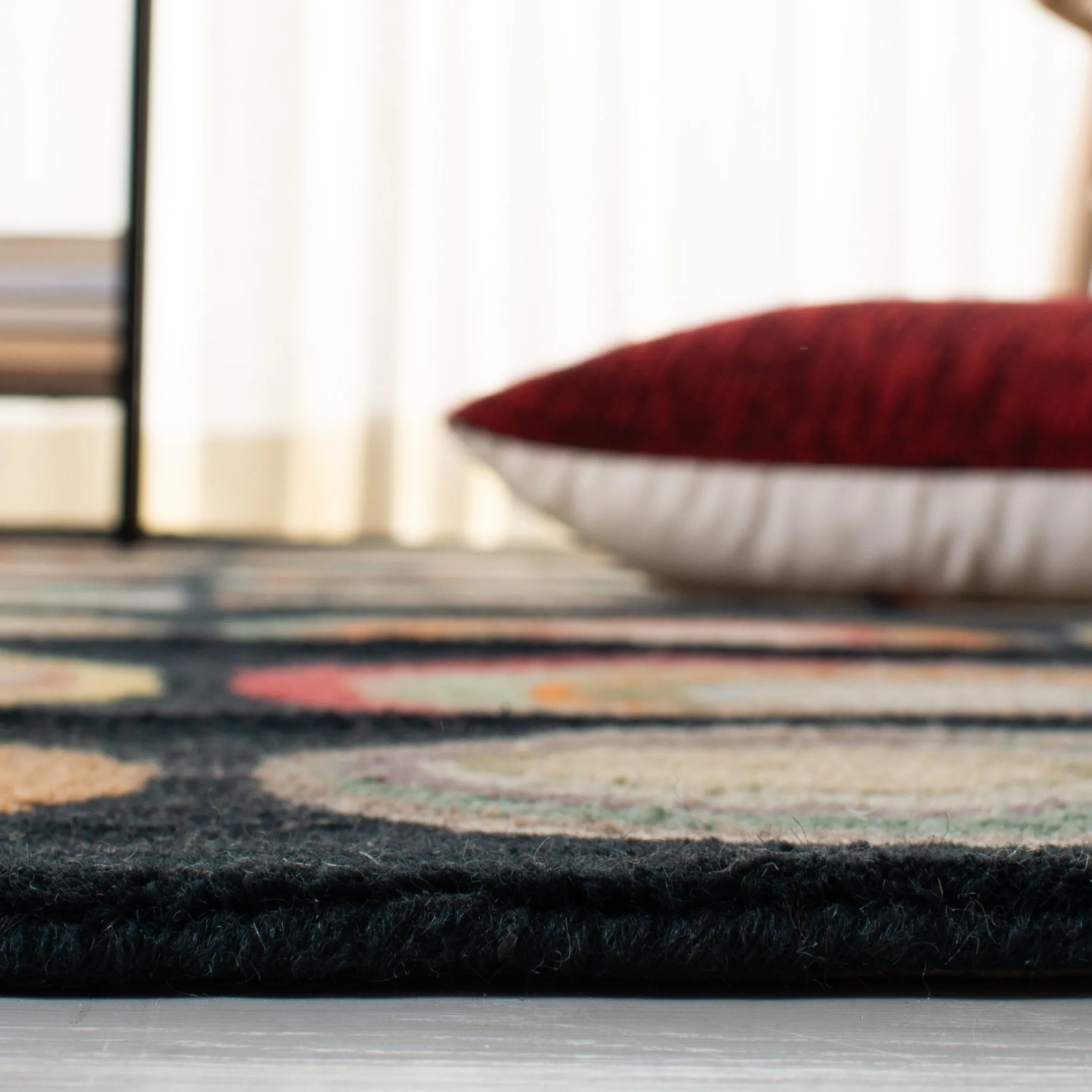 SAFAVIEH Handmade Soho Leia N.Z. Wool Rug