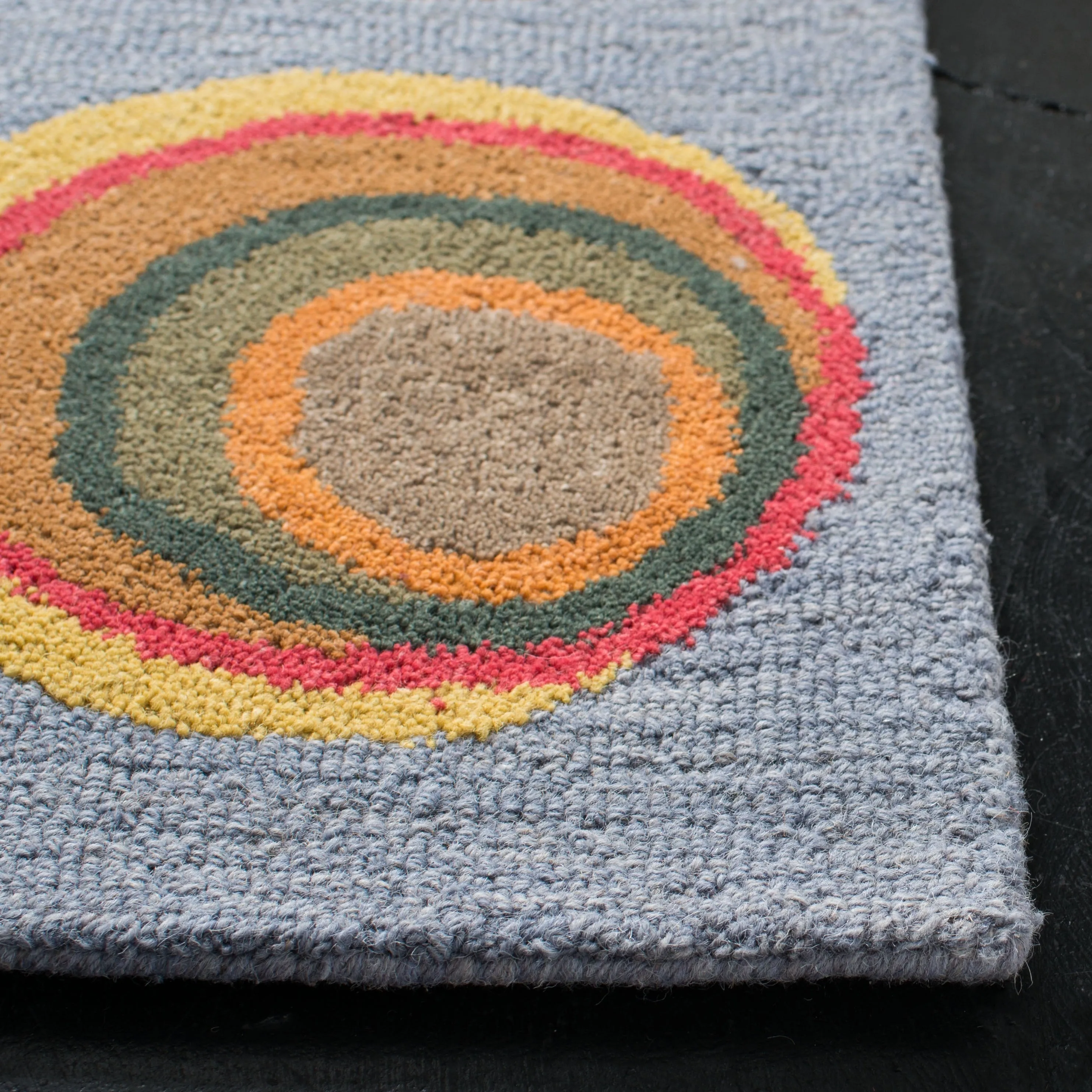 SAFAVIEH Handmade Soho Leia N.Z. Wool Rug