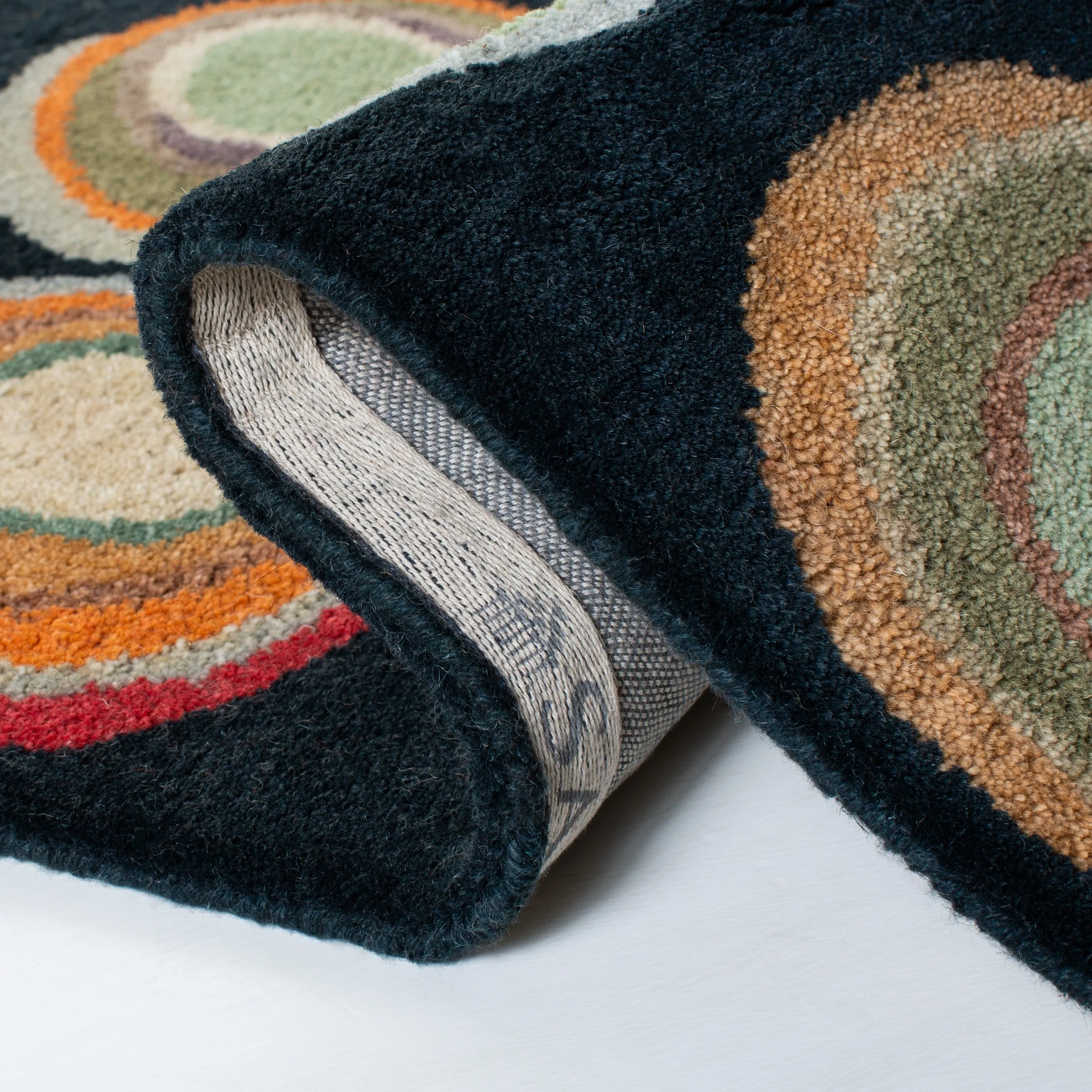 SAFAVIEH Handmade Soho Leia N.Z. Wool Rug