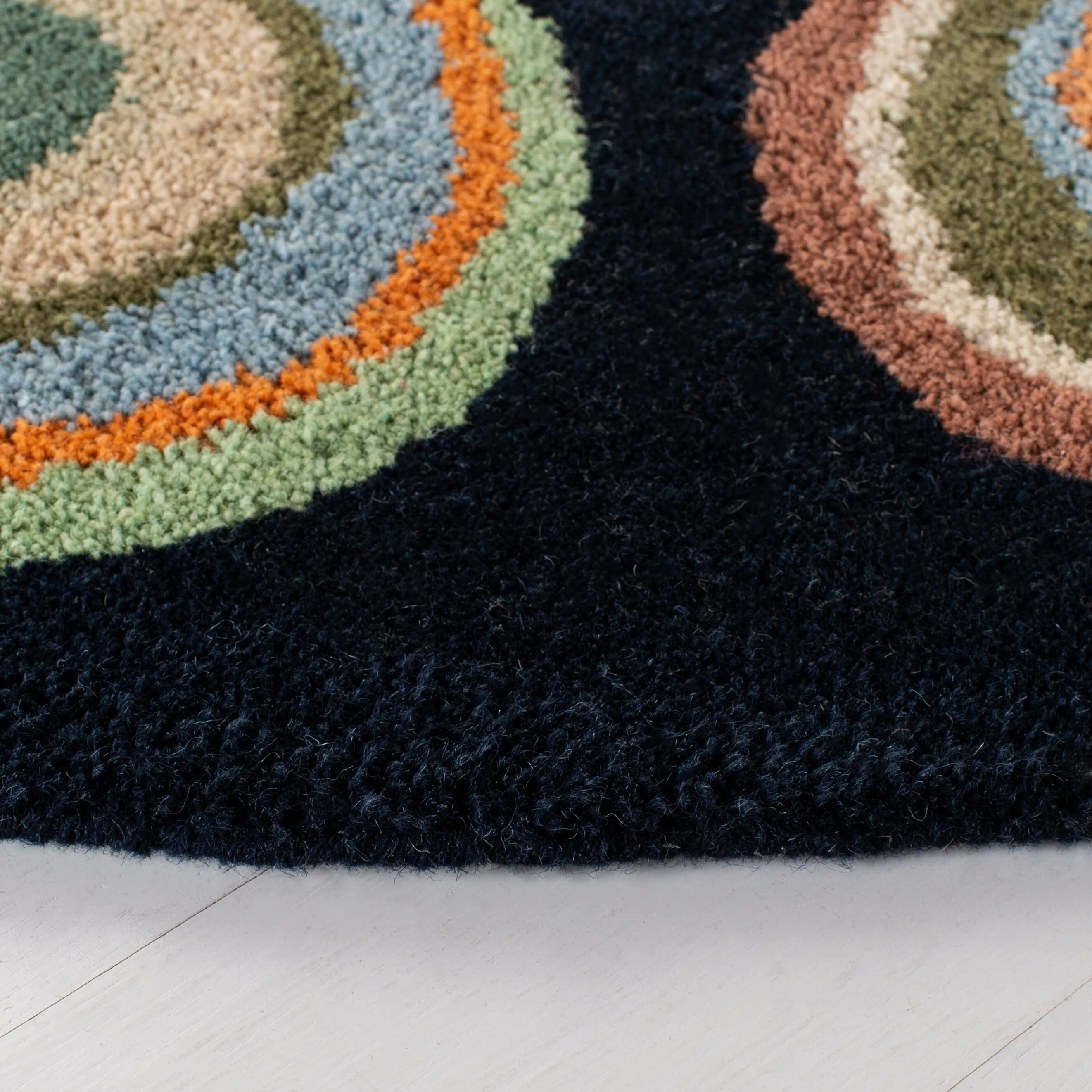 SAFAVIEH Handmade Soho Leia N.Z. Wool Rug