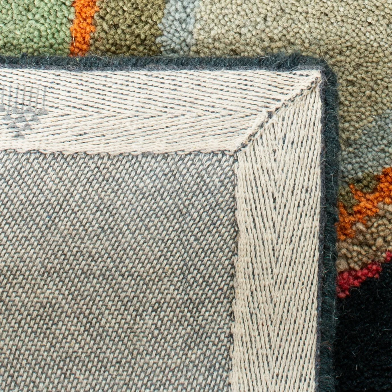 SAFAVIEH Handmade Soho Leia N.Z. Wool Rug