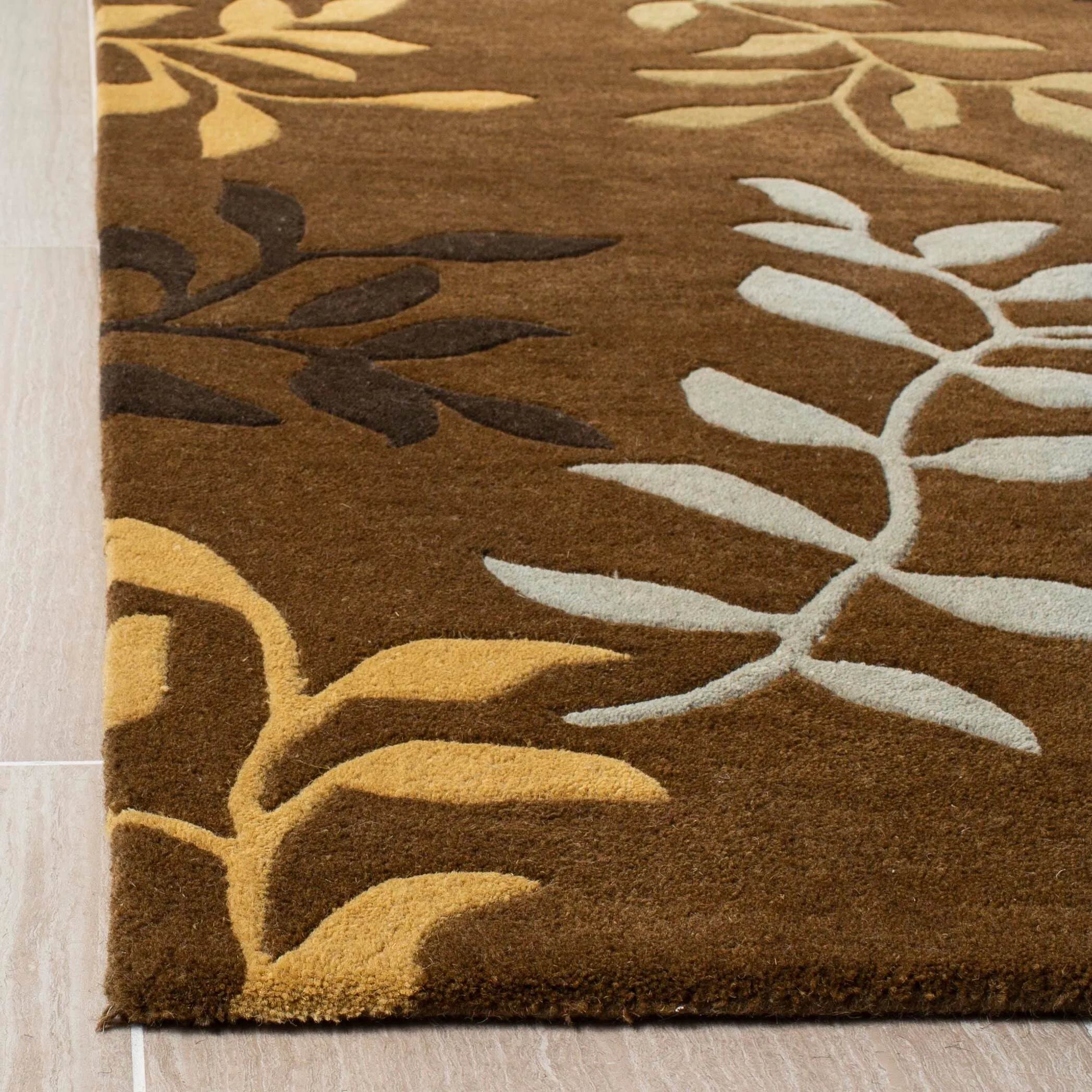 SAFAVIEH Handmade Soho Loni N.Z. Wool Rug