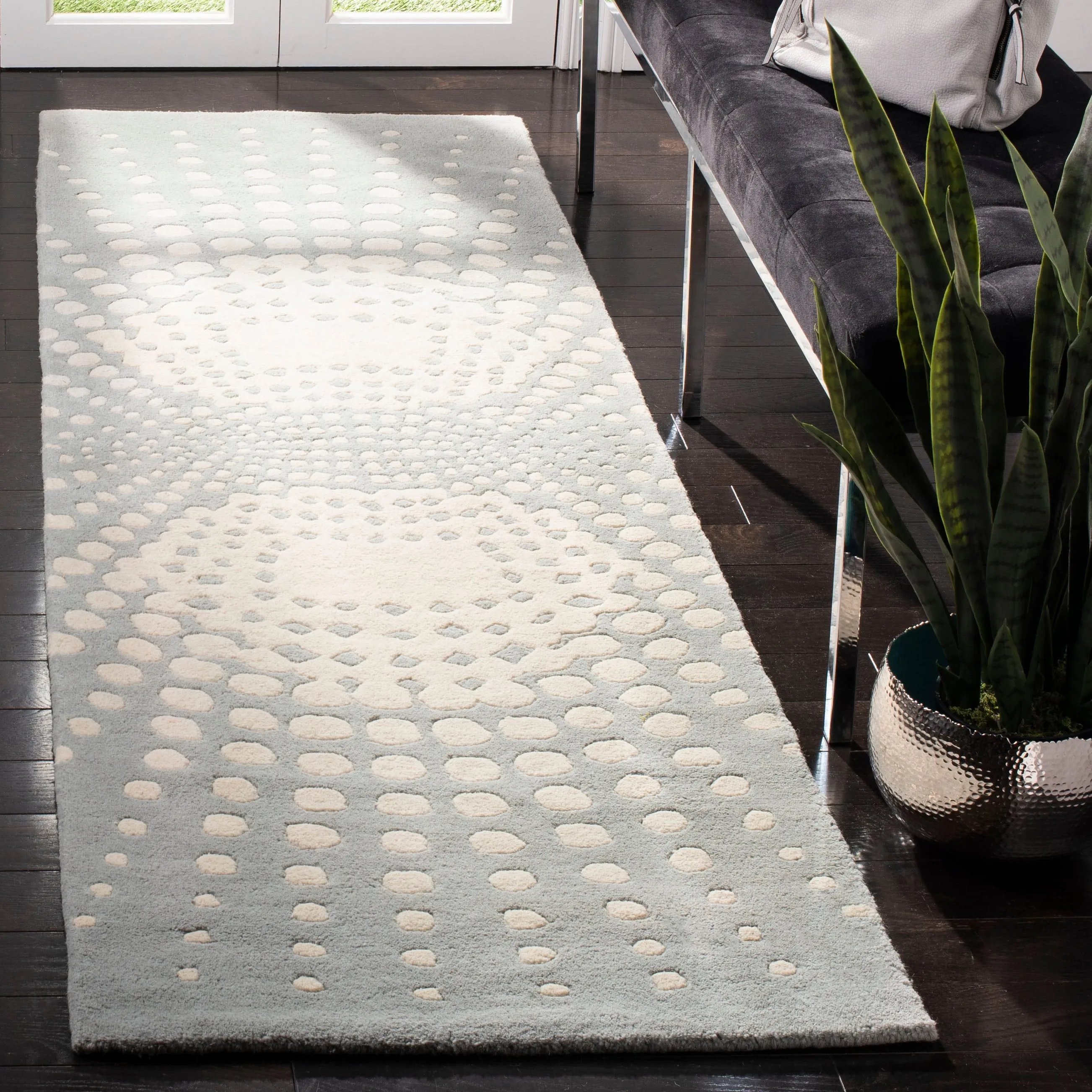 SAFAVIEH Handmade Soho Lyra Abstract Burst N.Z. Wool Rug