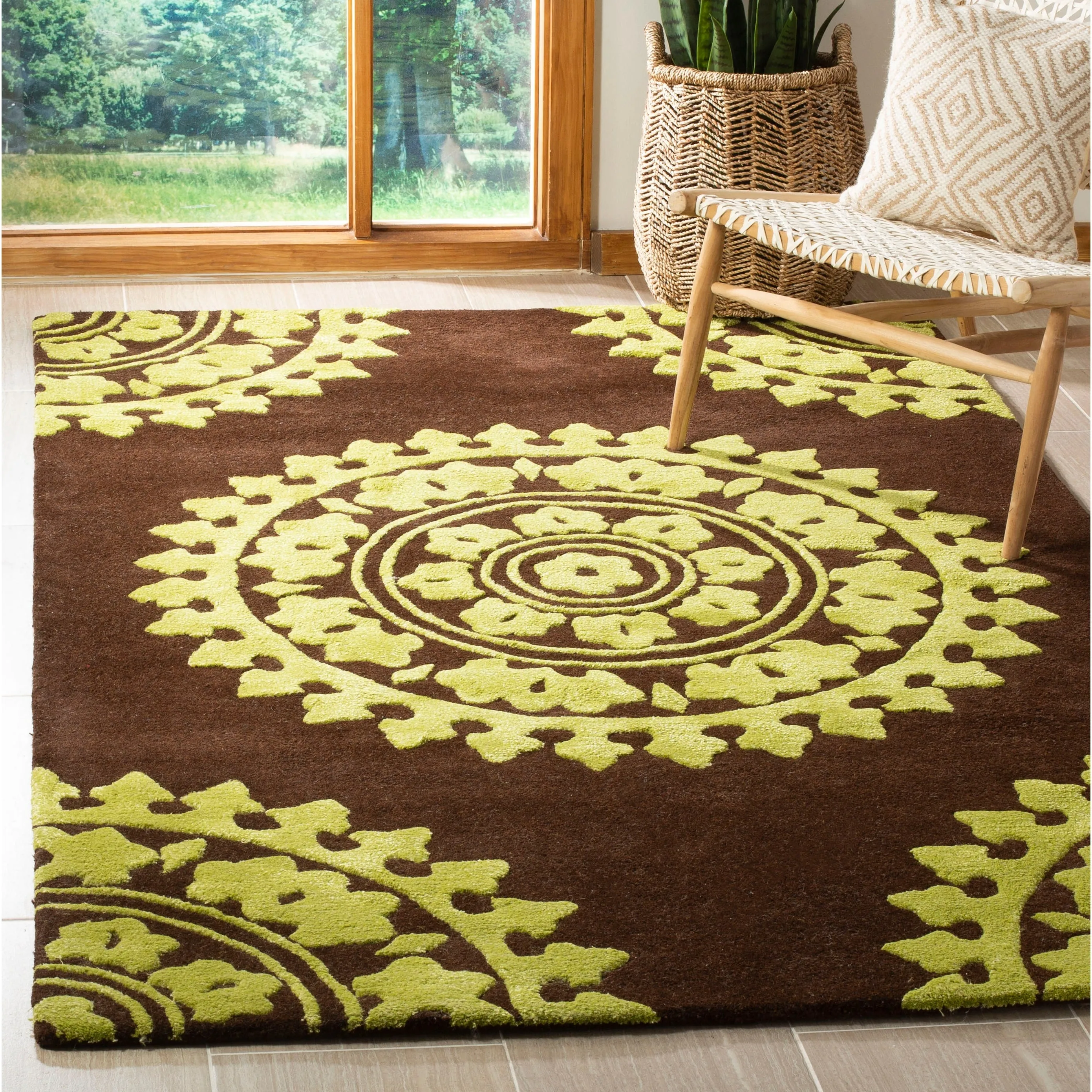 SAFAVIEH Handmade Soho Paola Medallion N.Z. Wool Rug