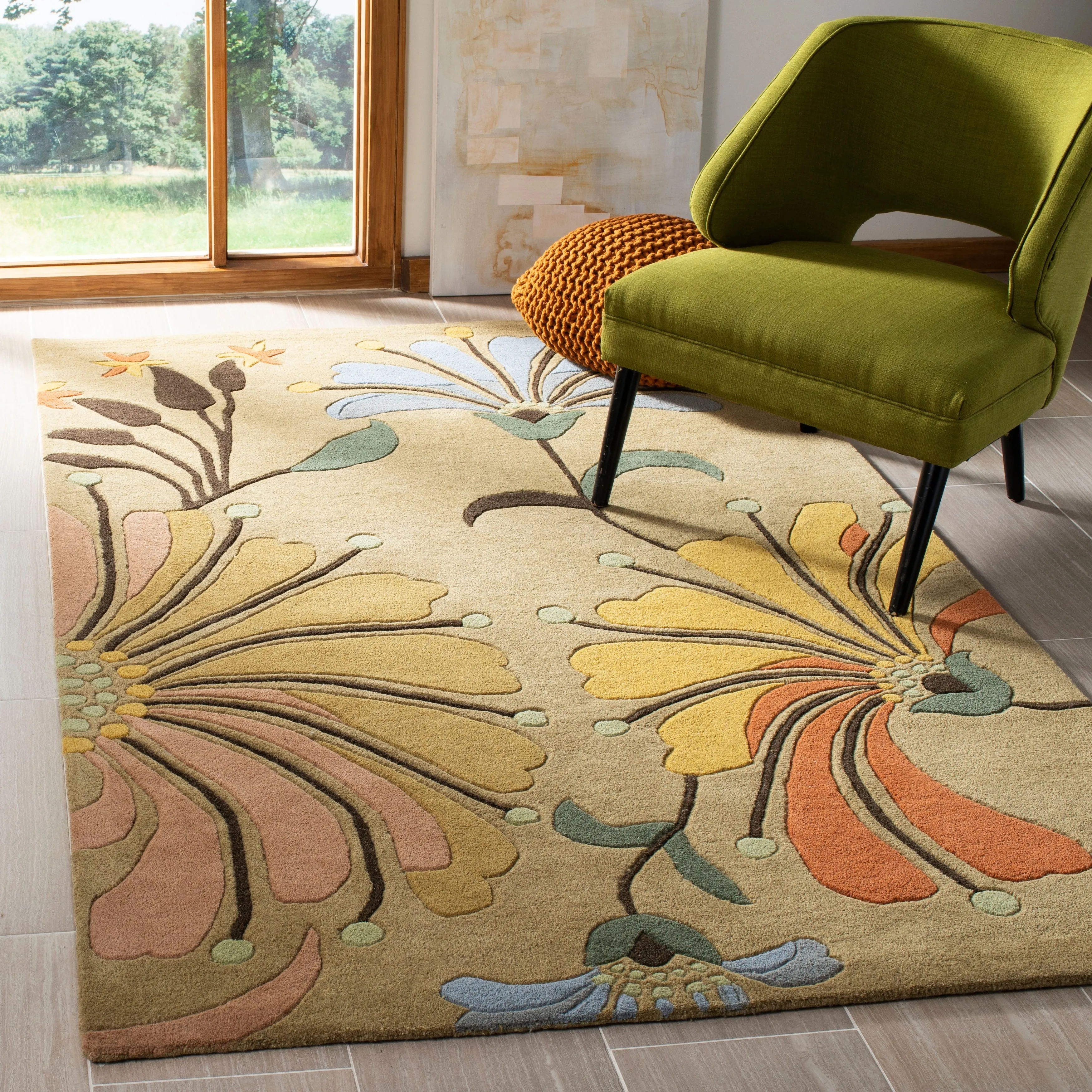 SAFAVIEH. Handmade Soho Renada Floral N.Z. Wool Rug