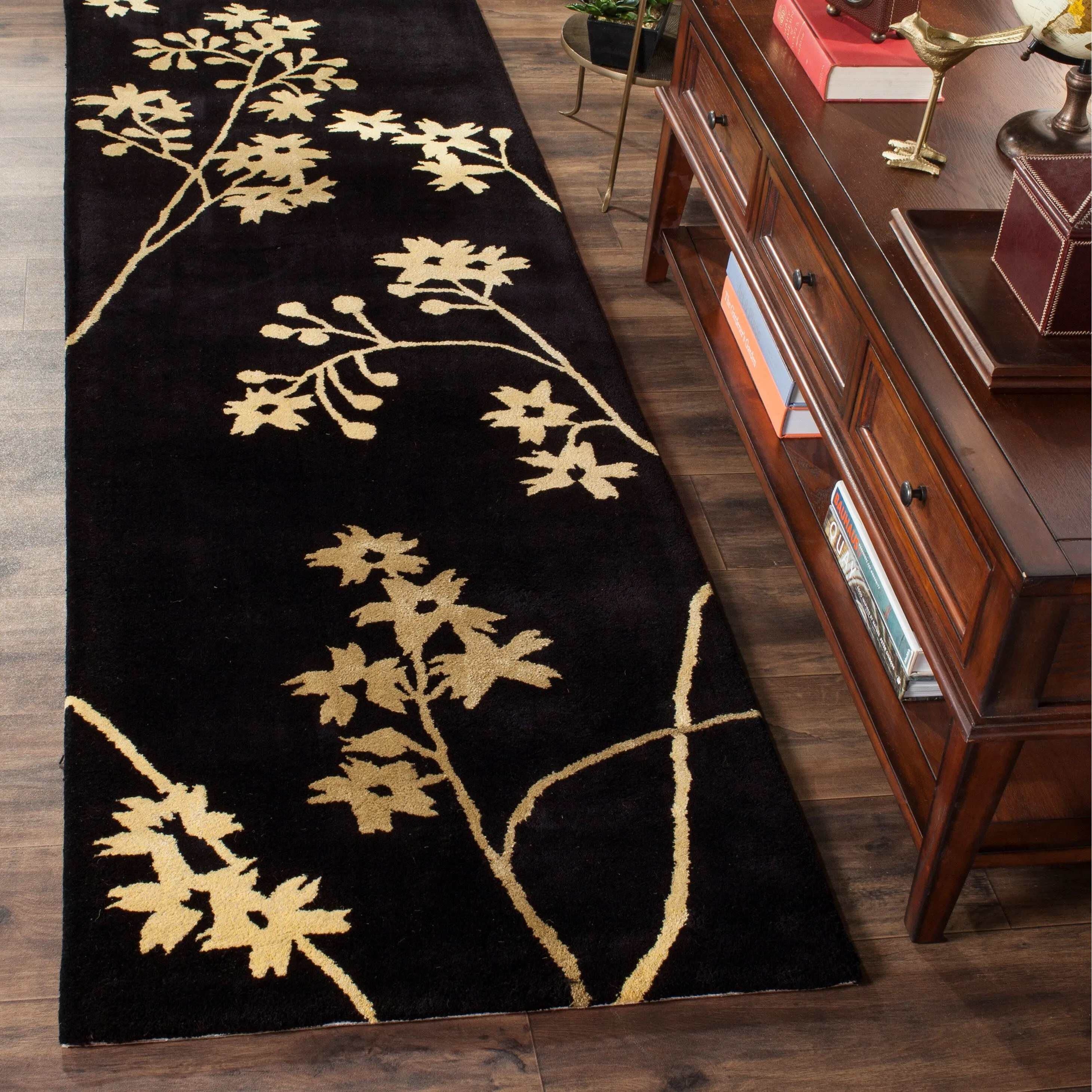 SAFAVIEH Handmade Soho Yessenia N.Z. Wool Rug