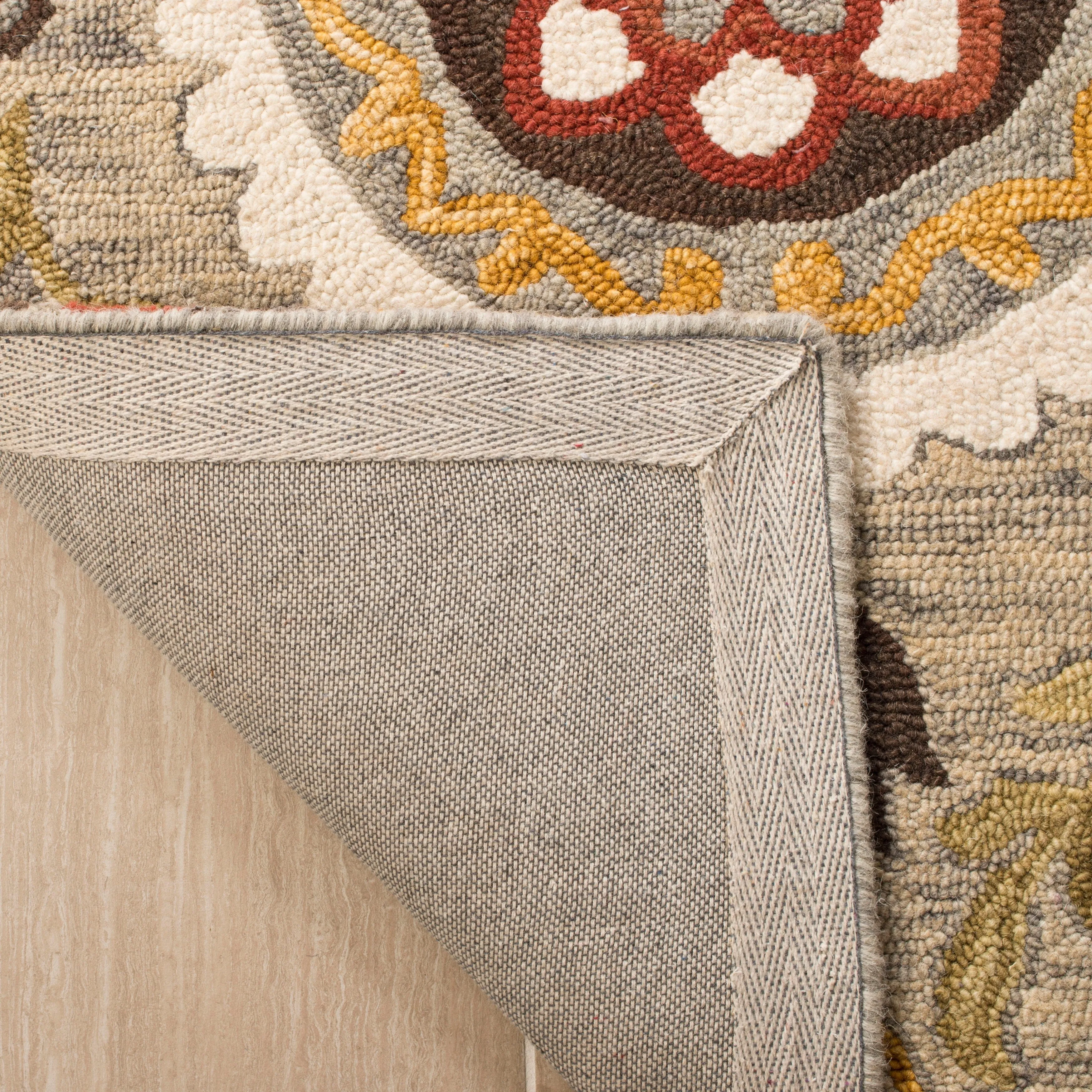 SAFAVIEH Handmade Suzani Bianca Boho Tribal Wool Rug