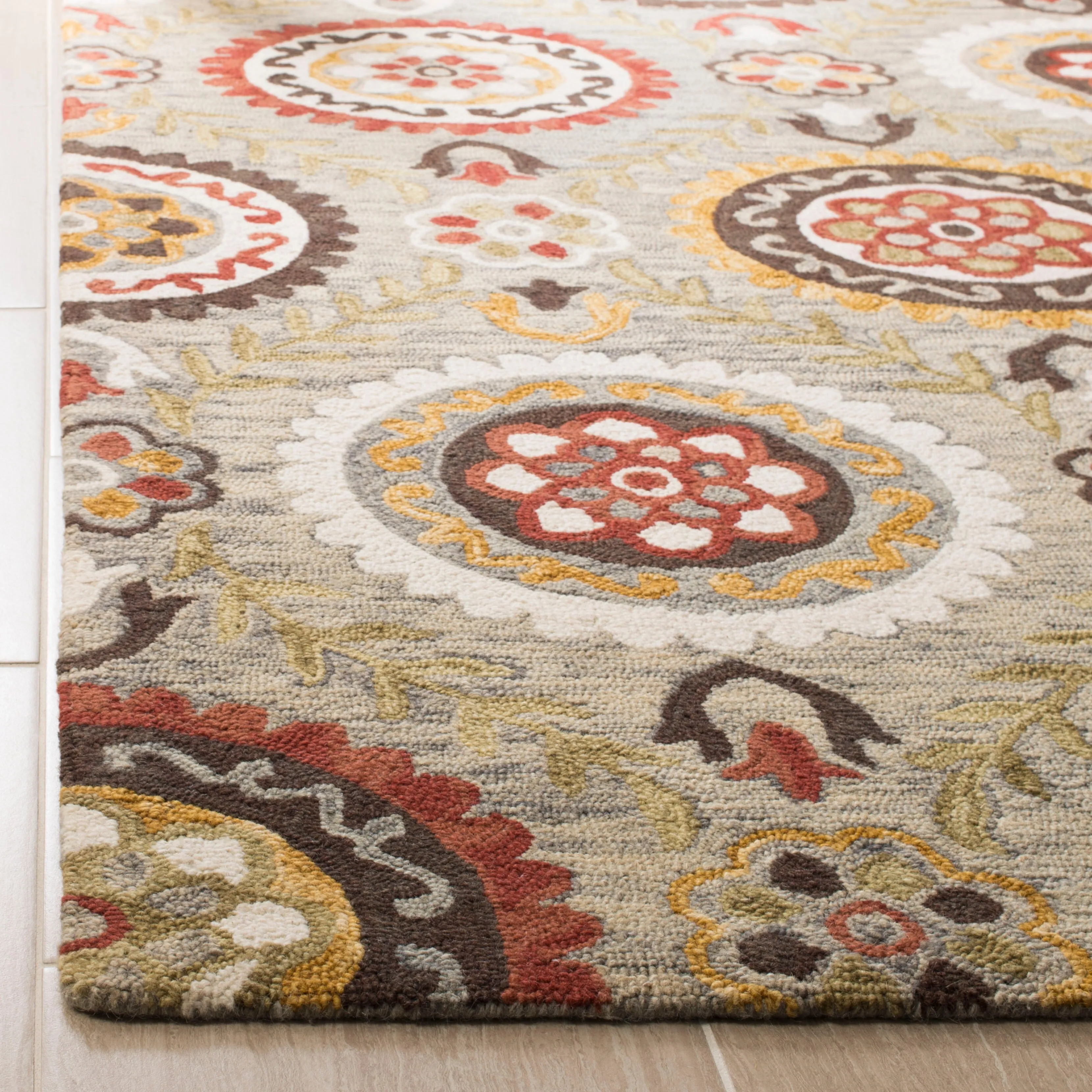 SAFAVIEH Handmade Suzani Bianca Boho Tribal Wool Rug