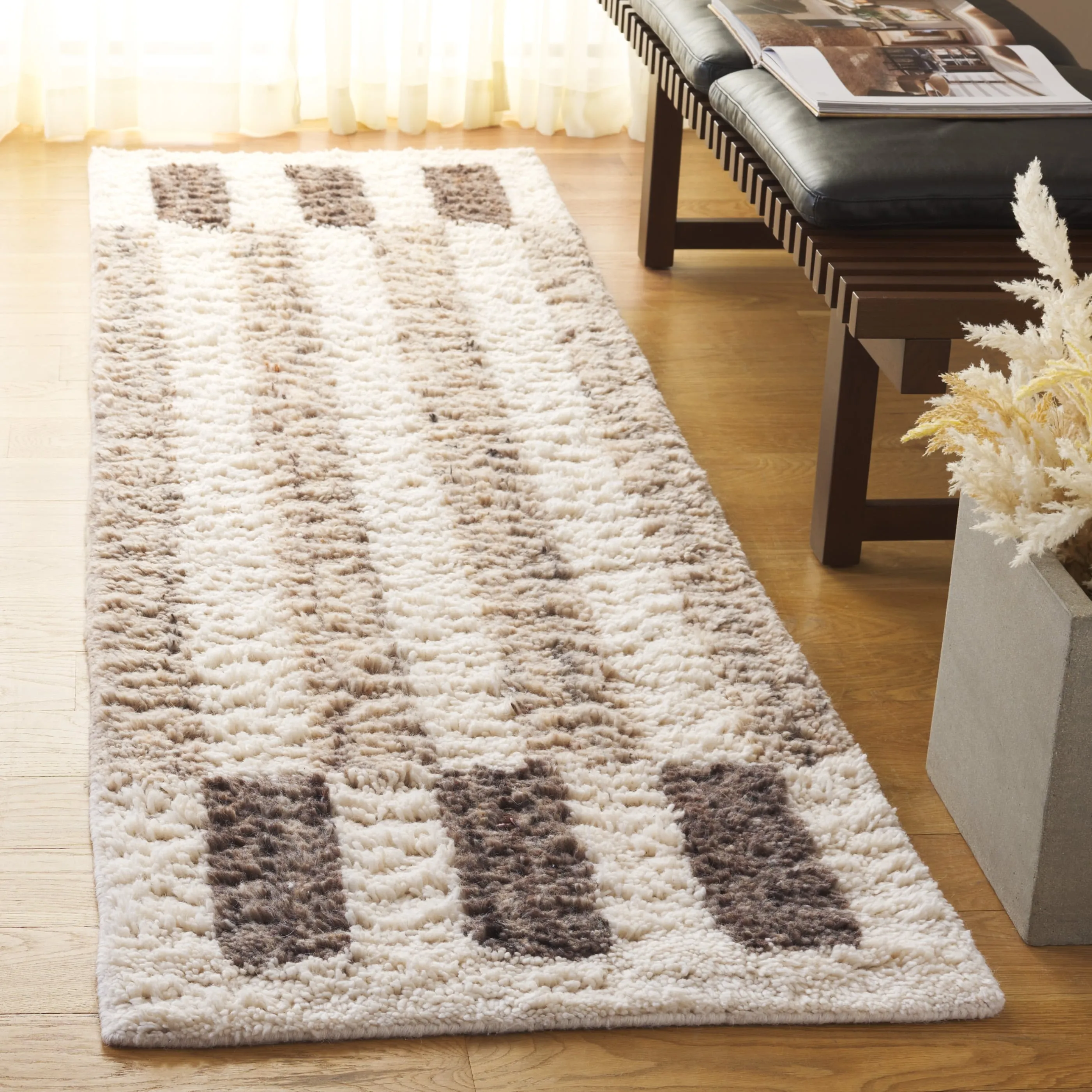 SAFAVIEH Handmade Vermont Chanda Transitional Wool Rug
