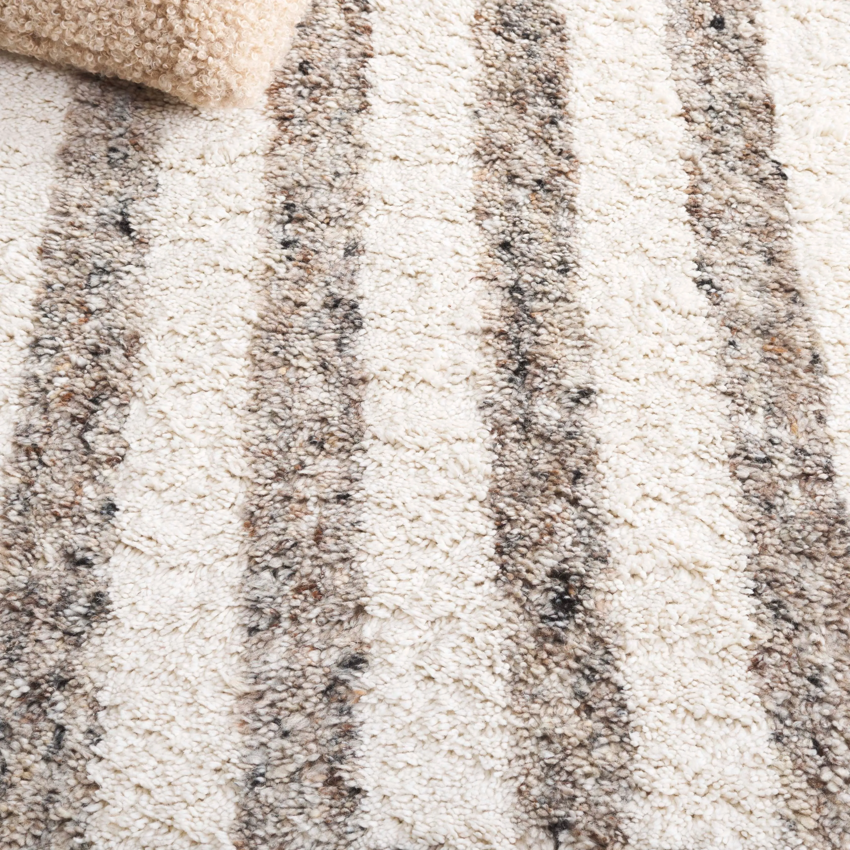 SAFAVIEH Handmade Vermont Chanda Transitional Wool Rug