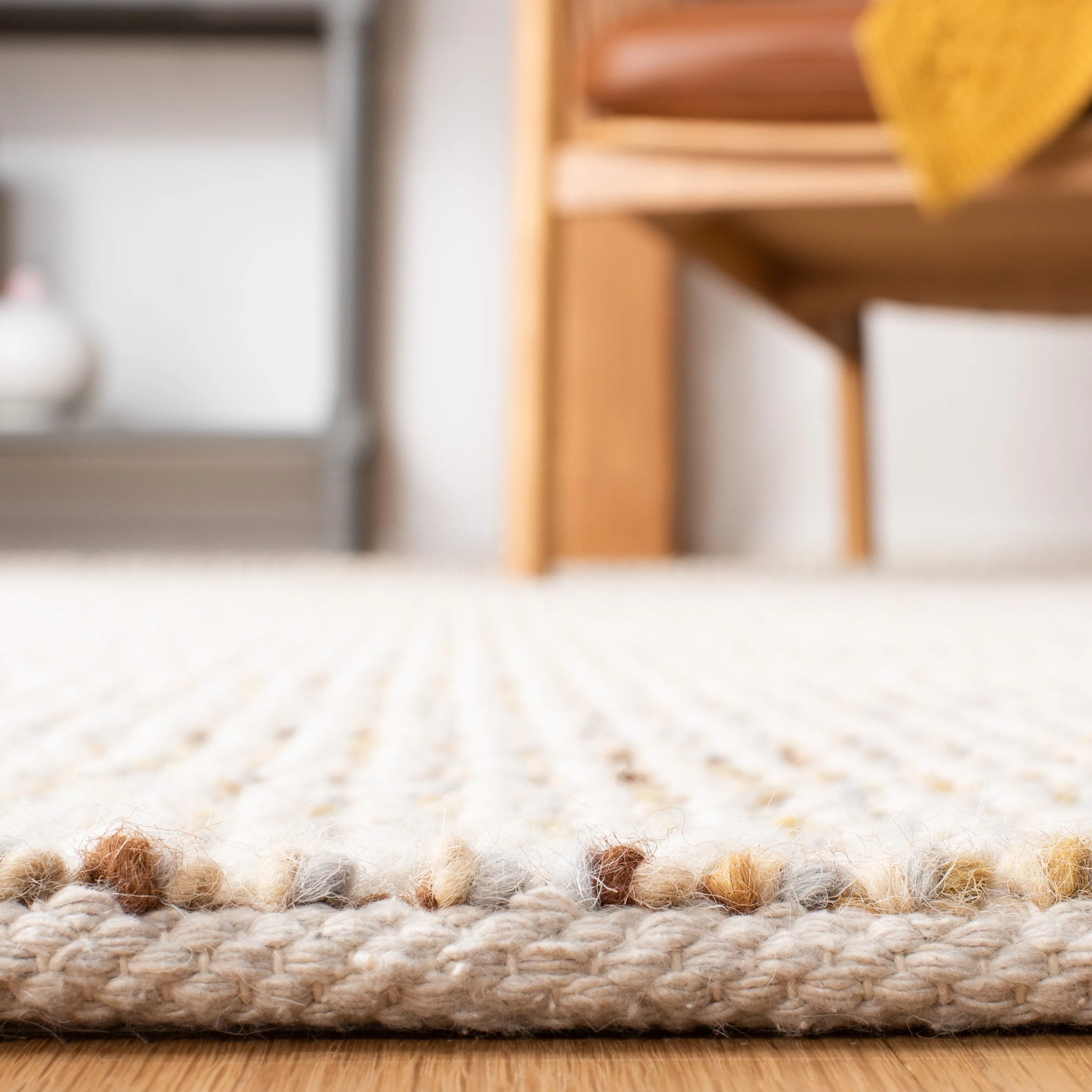 SAFAVIEH Handmade Vermont Coretta Wool Rug