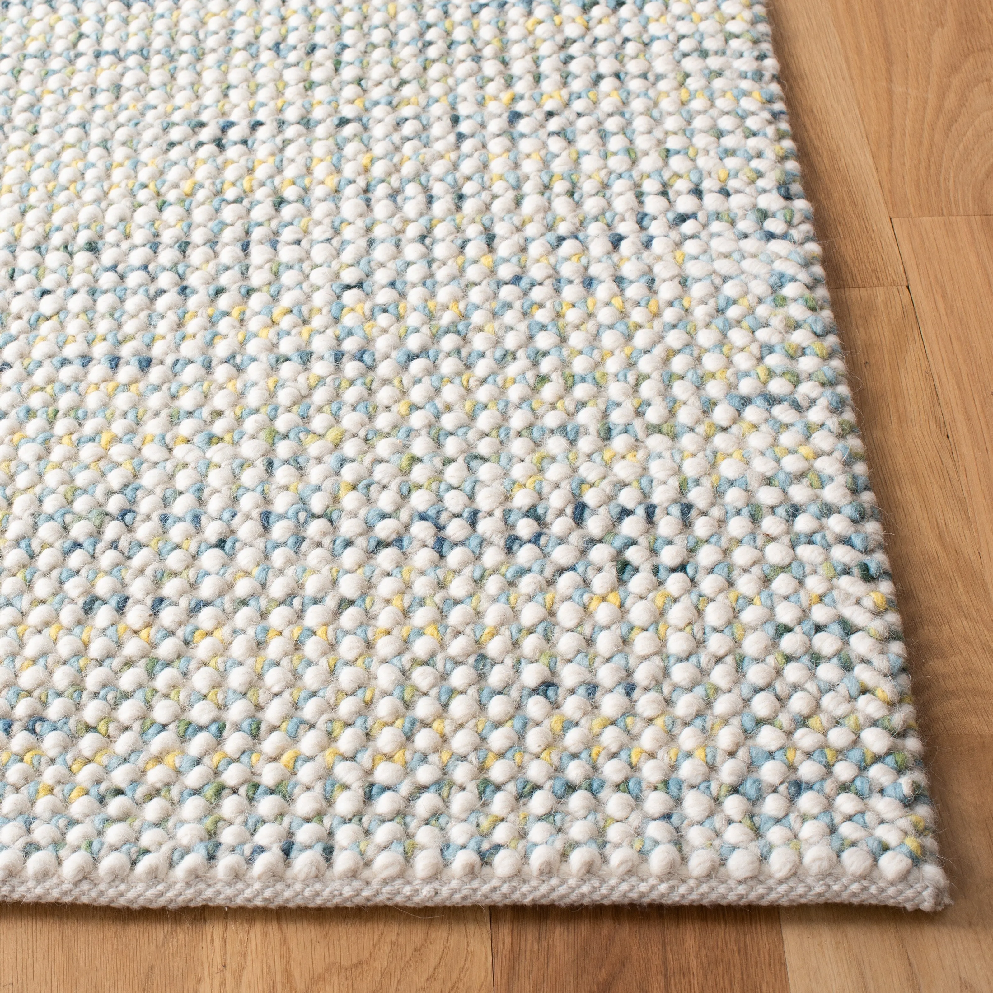 SAFAVIEH Handmade Vermont Coretta Wool Rug