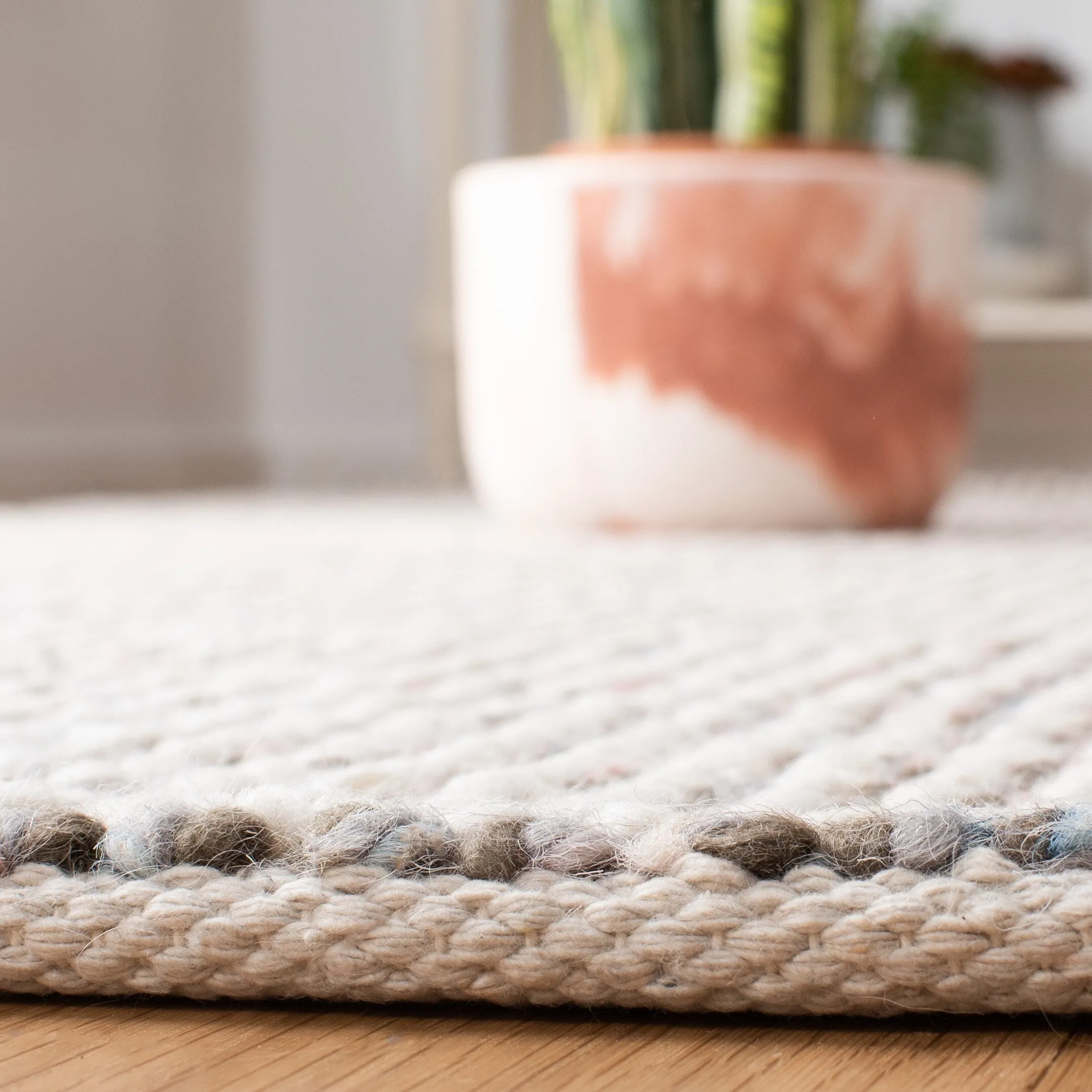 SAFAVIEH Handmade Vermont Coretta Wool Rug