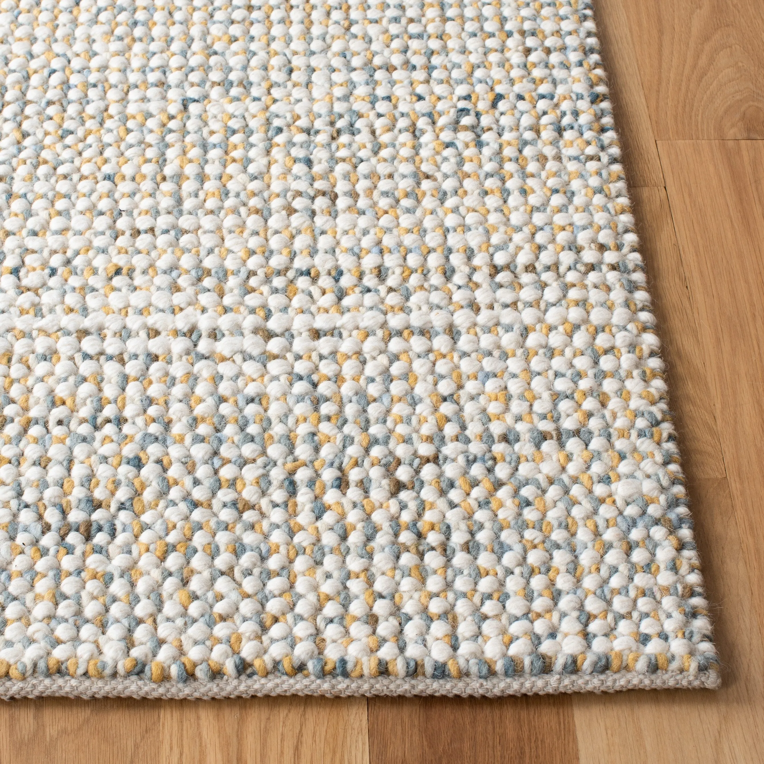 SAFAVIEH Handmade Vermont Coretta Wool Rug