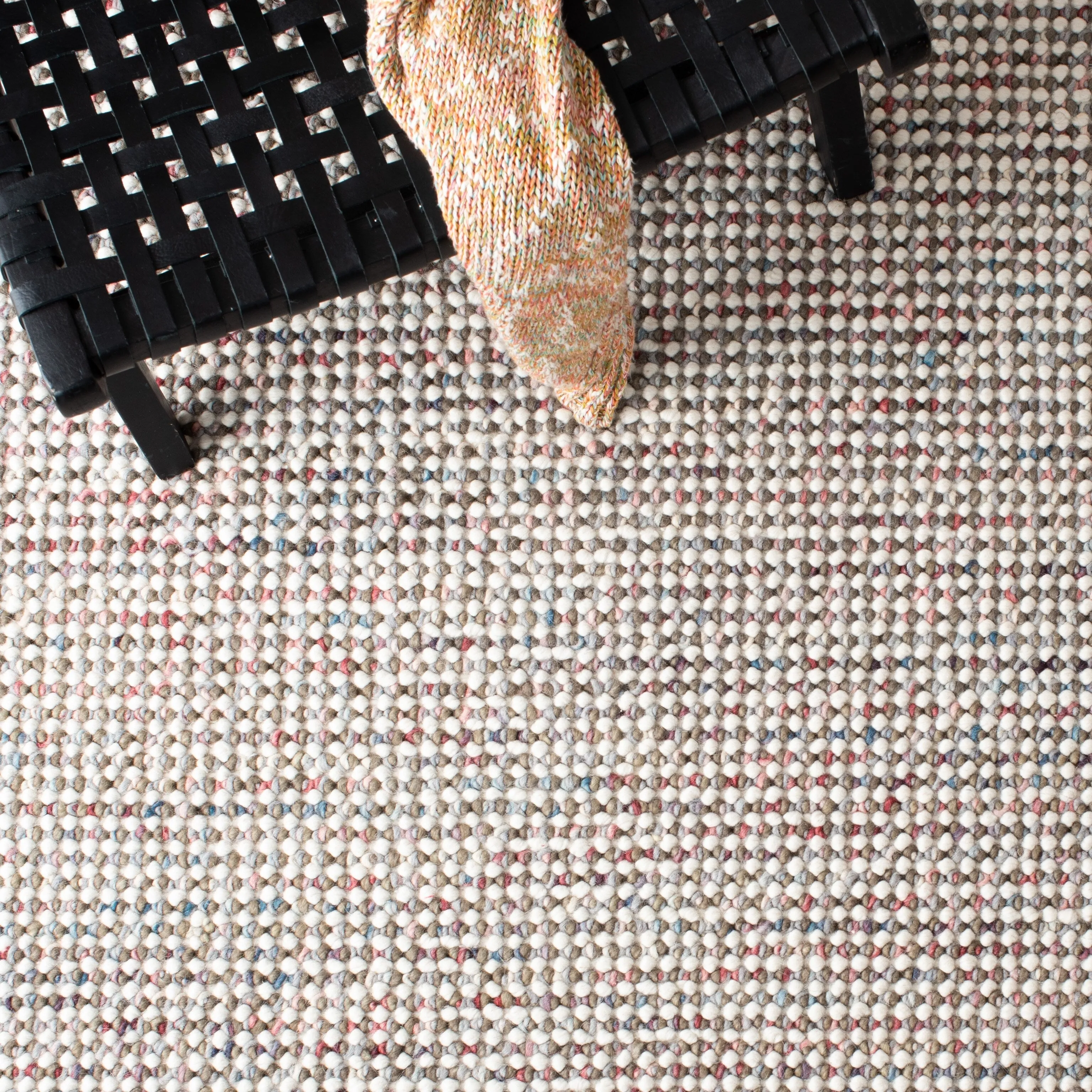 SAFAVIEH Handmade Vermont Coretta Wool Rug