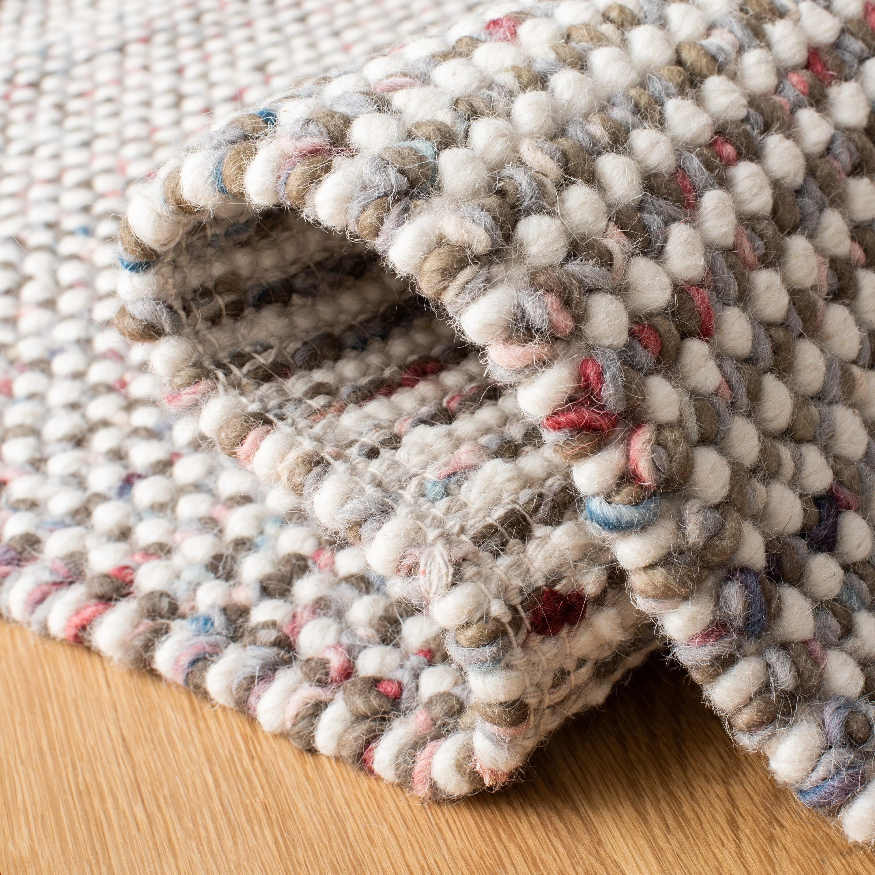 SAFAVIEH Handmade Vermont Coretta Wool Rug