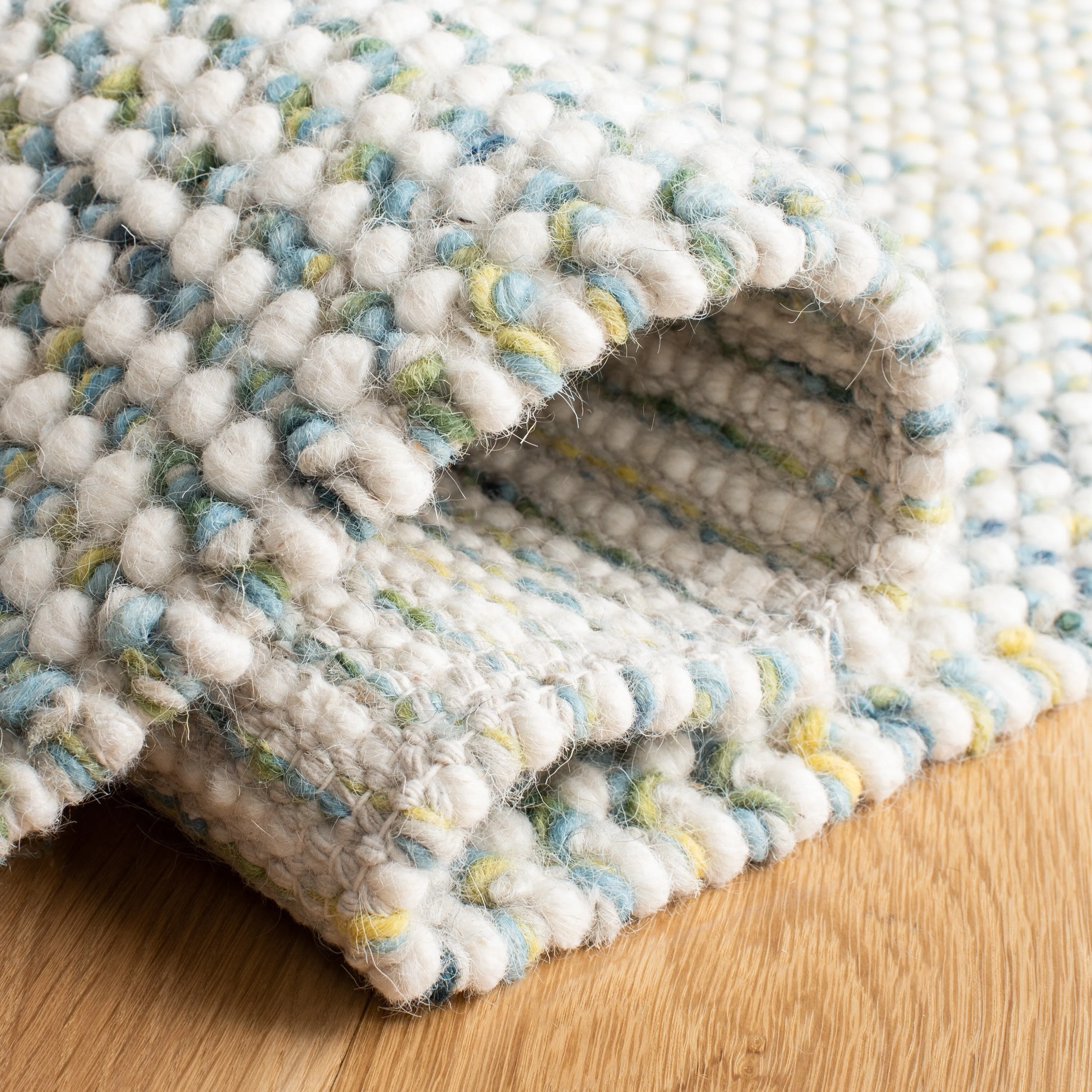 SAFAVIEH Handmade Vermont Coretta Wool Rug