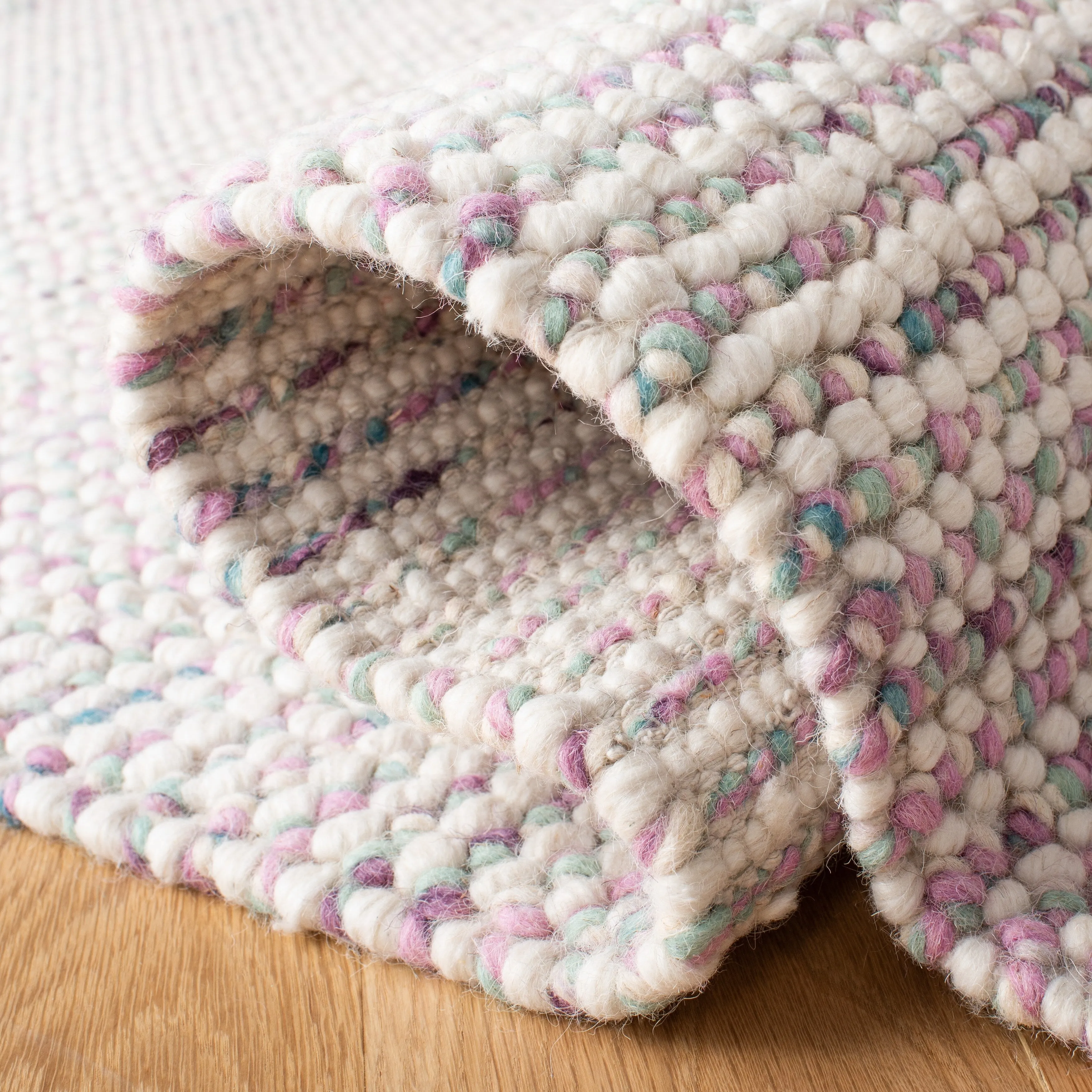 SAFAVIEH Handmade Vermont Coretta Wool Rug
