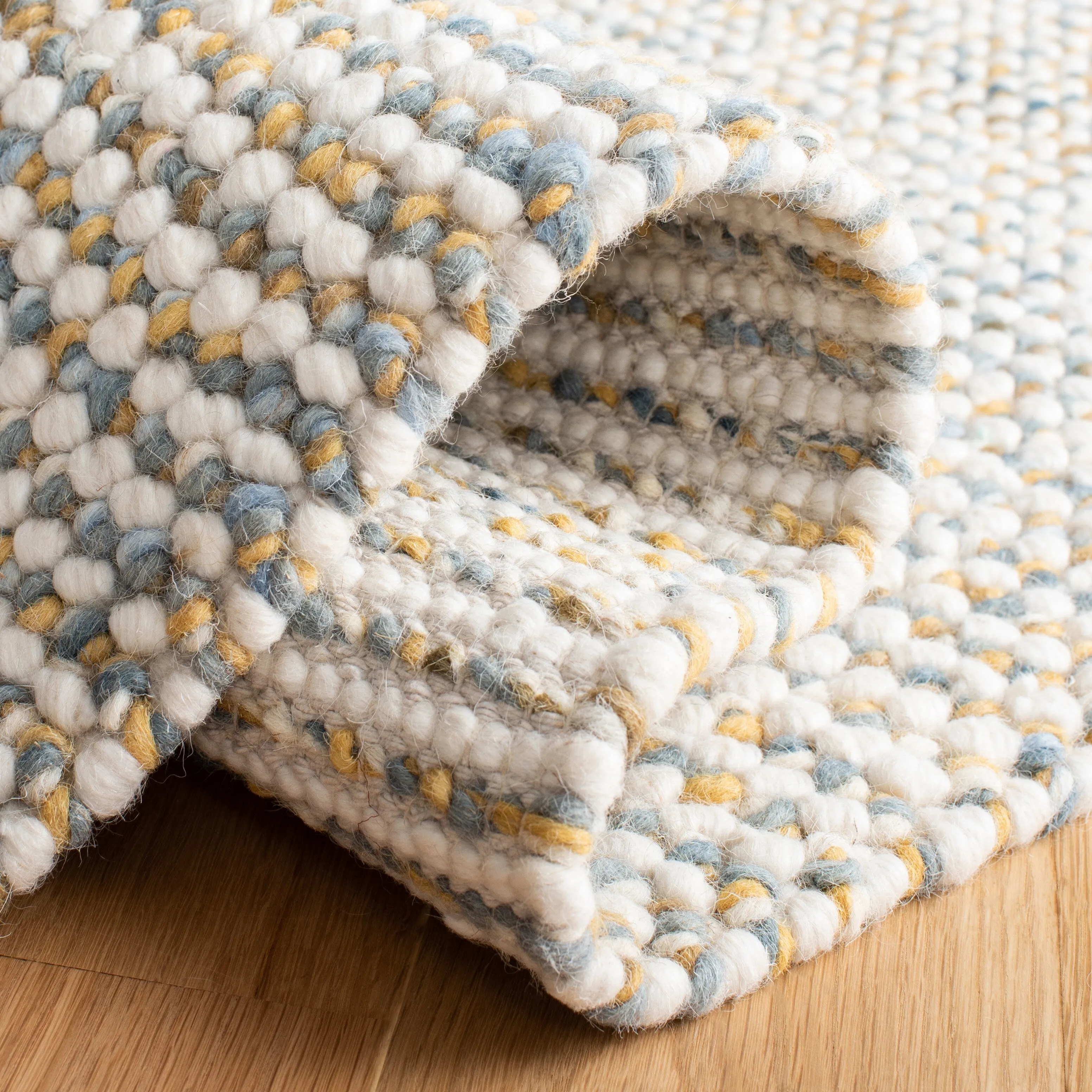 SAFAVIEH Handmade Vermont Coretta Wool Rug