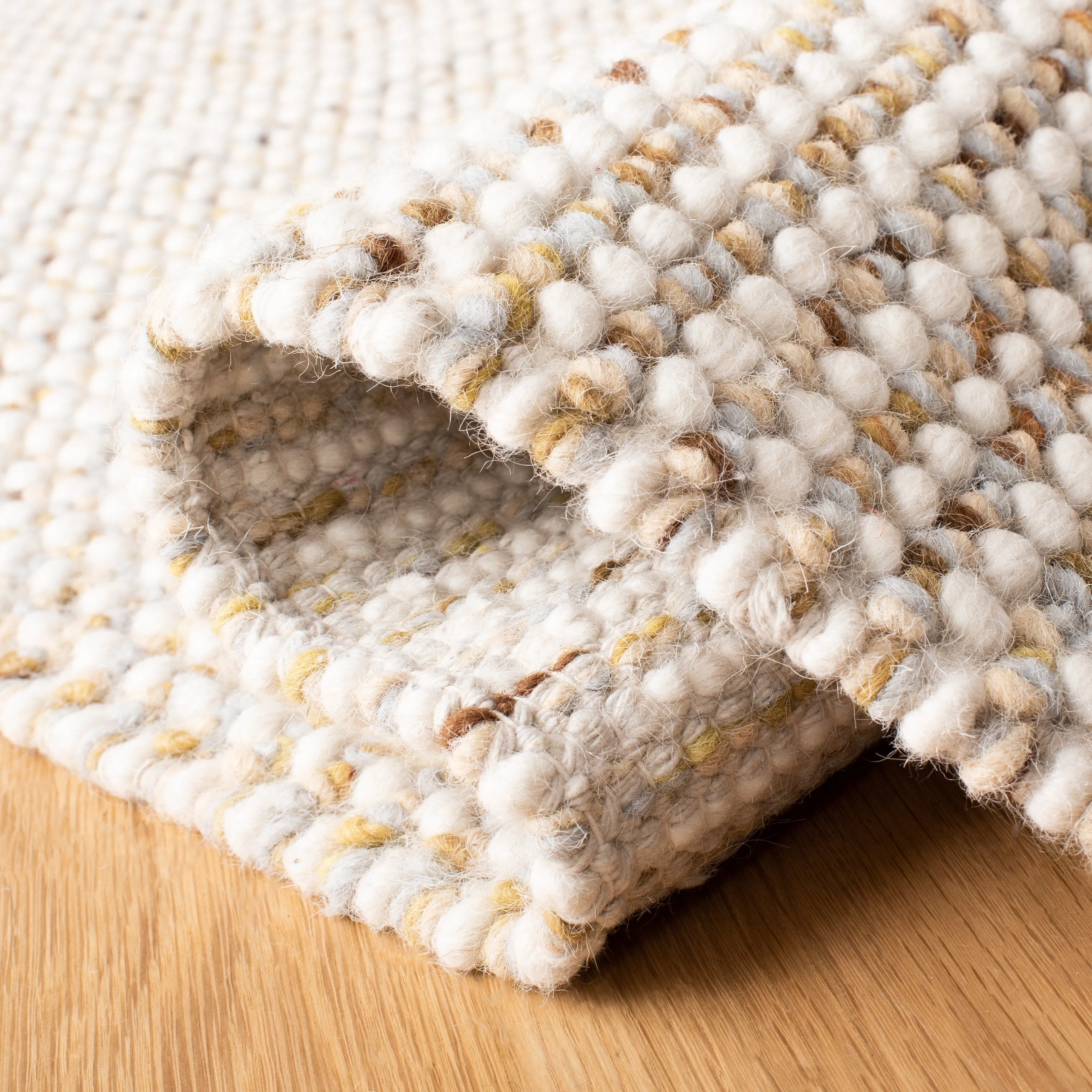 SAFAVIEH Handmade Vermont Coretta Wool Rug