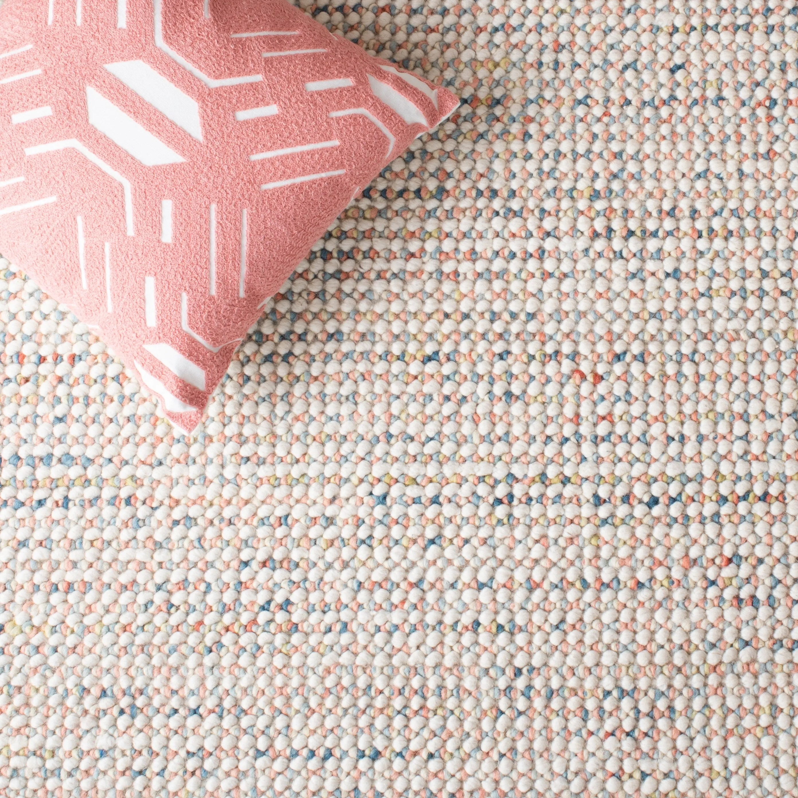 SAFAVIEH Handmade Vermont Coretta Wool Rug