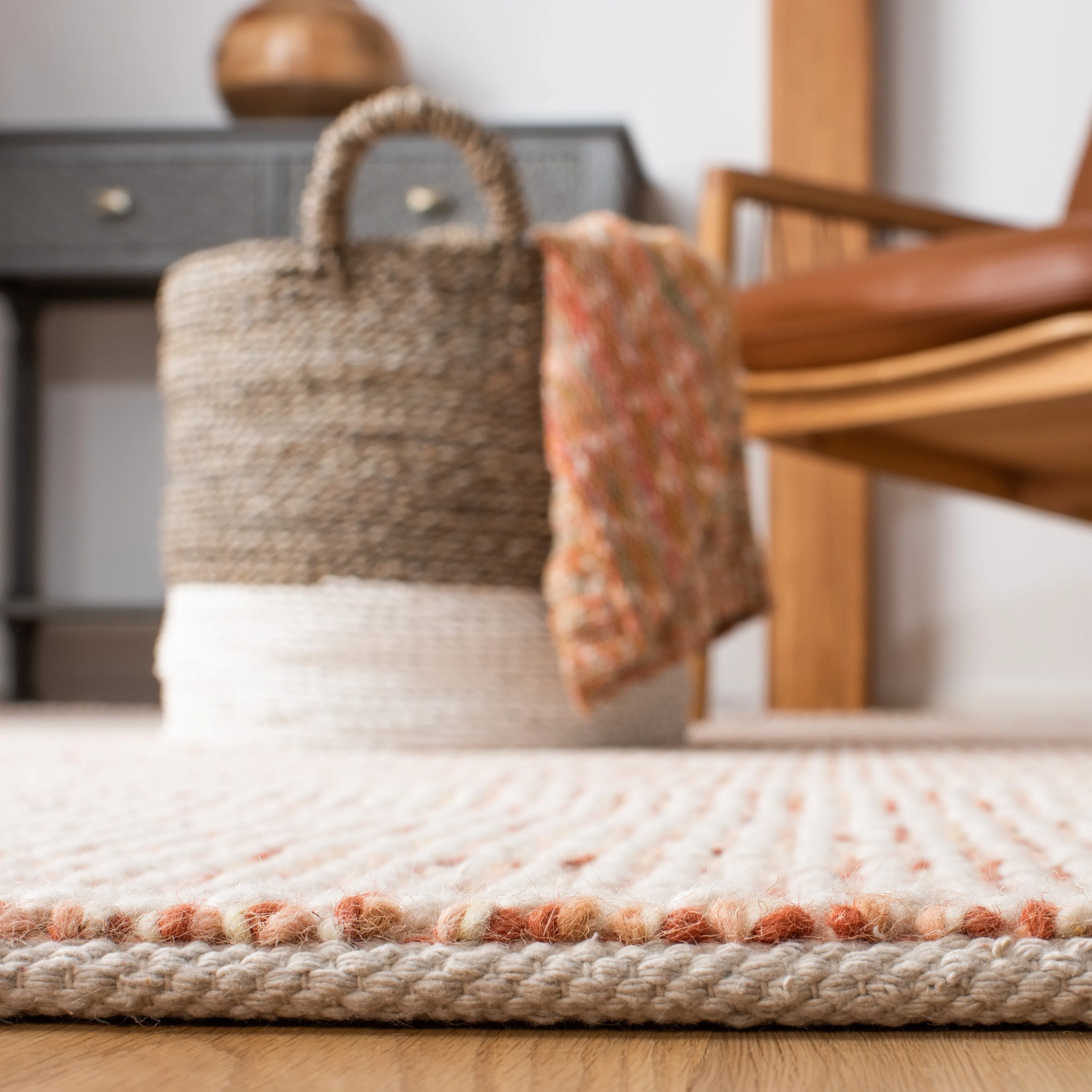 SAFAVIEH Handmade Vermont Coretta Wool Rug