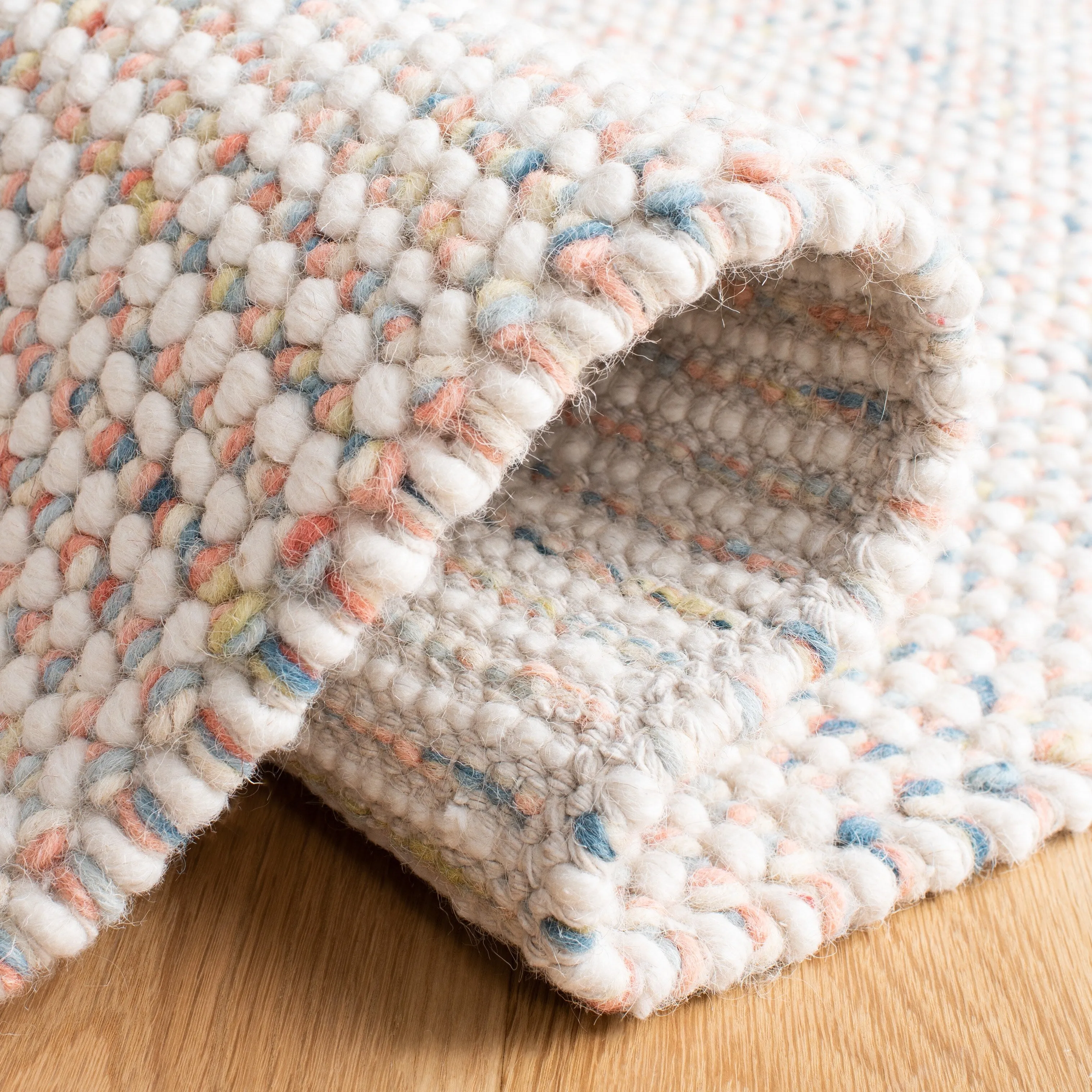 SAFAVIEH Handmade Vermont Coretta Wool Rug