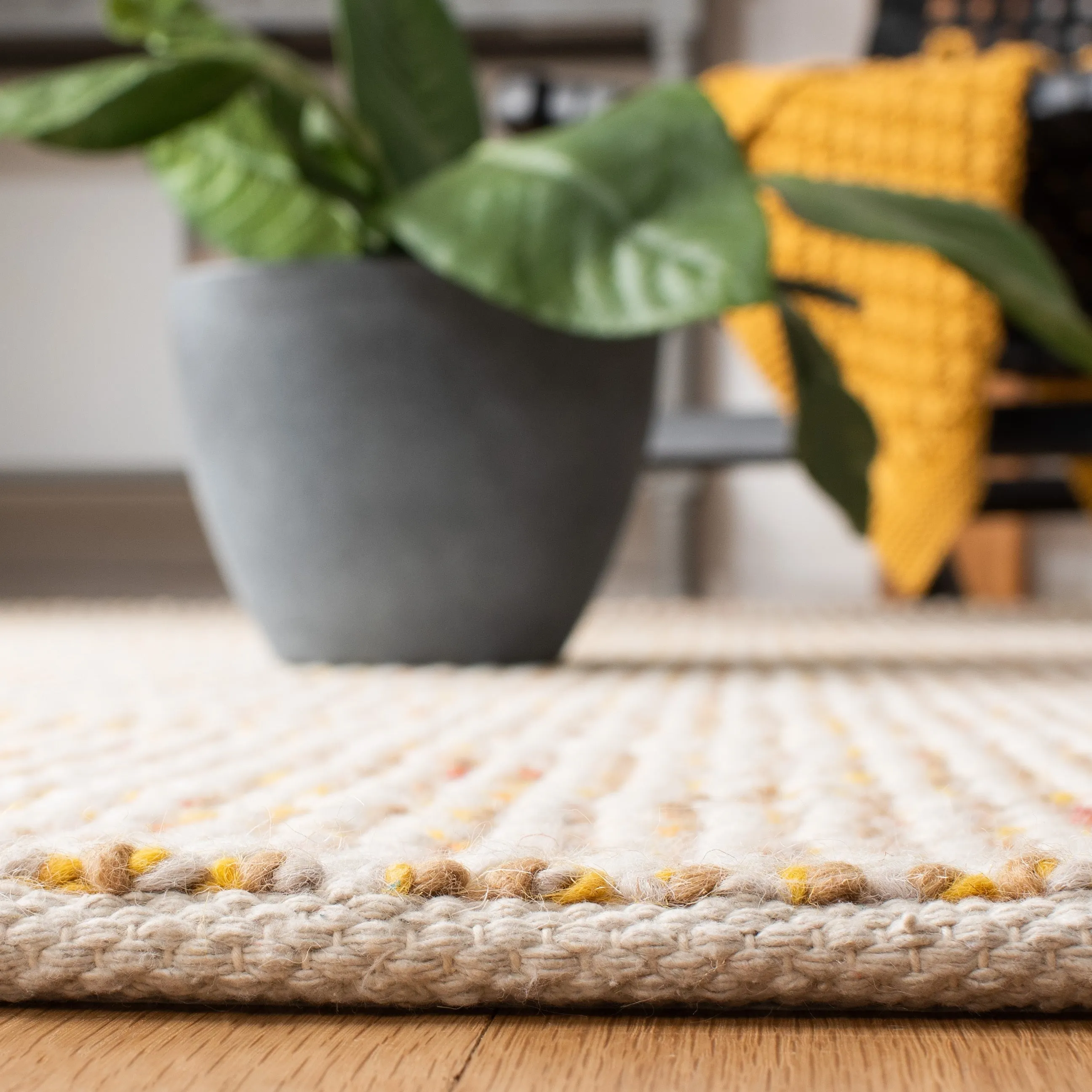 SAFAVIEH Handmade Vermont Coretta Wool Rug