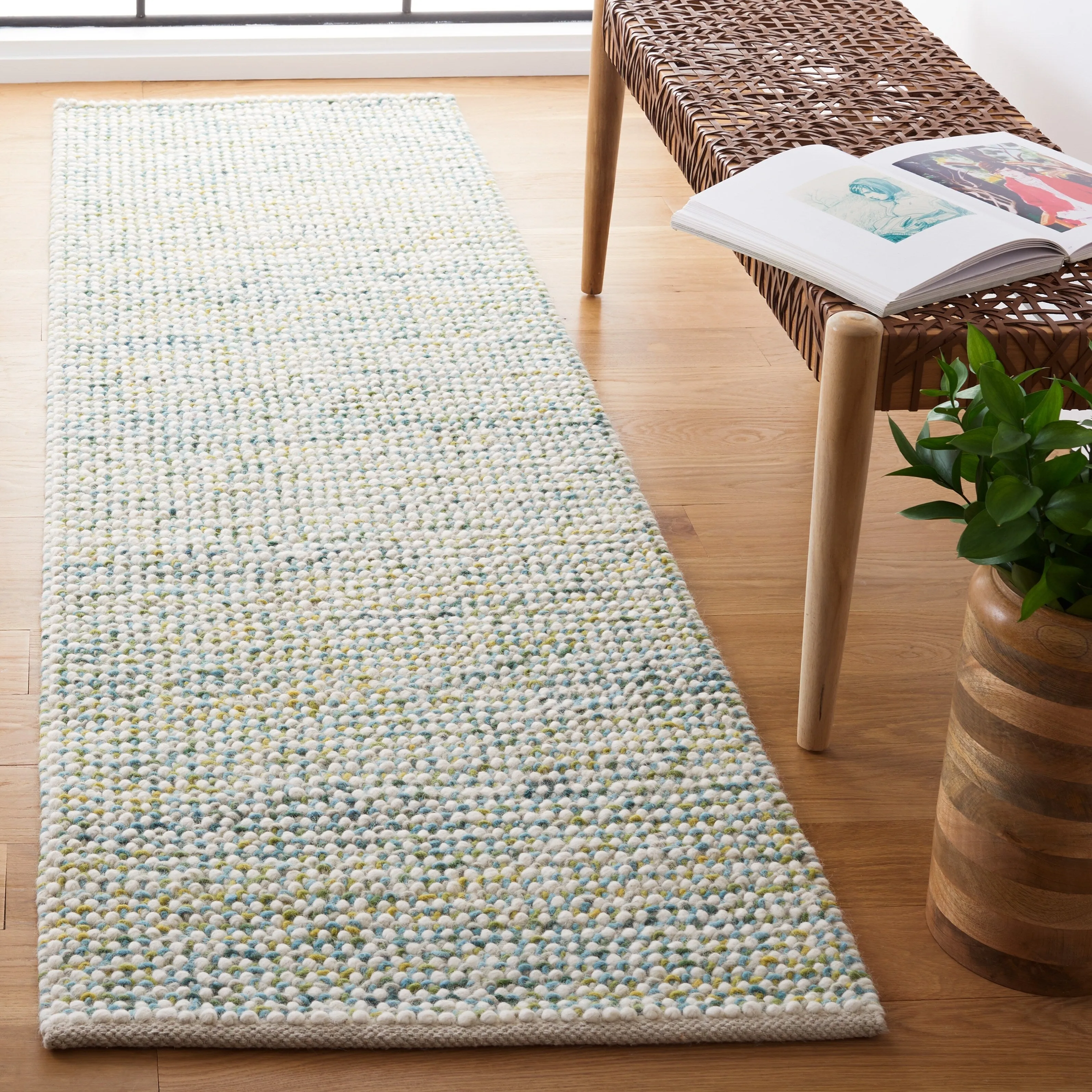 SAFAVIEH Handmade Vermont Coretta Wool Rug