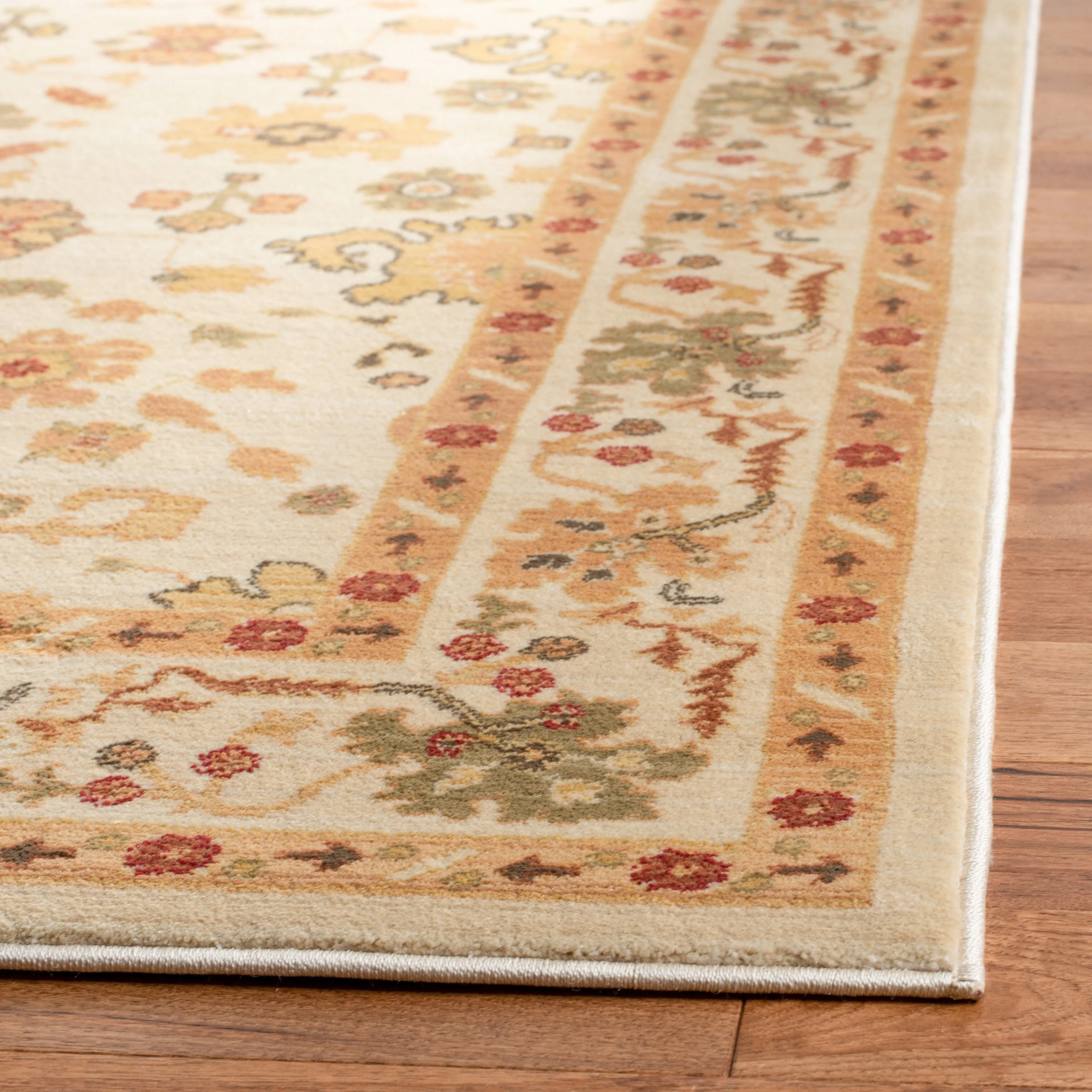 SAFAVIEH Heirloom Quinn Traditional Oriental Rug