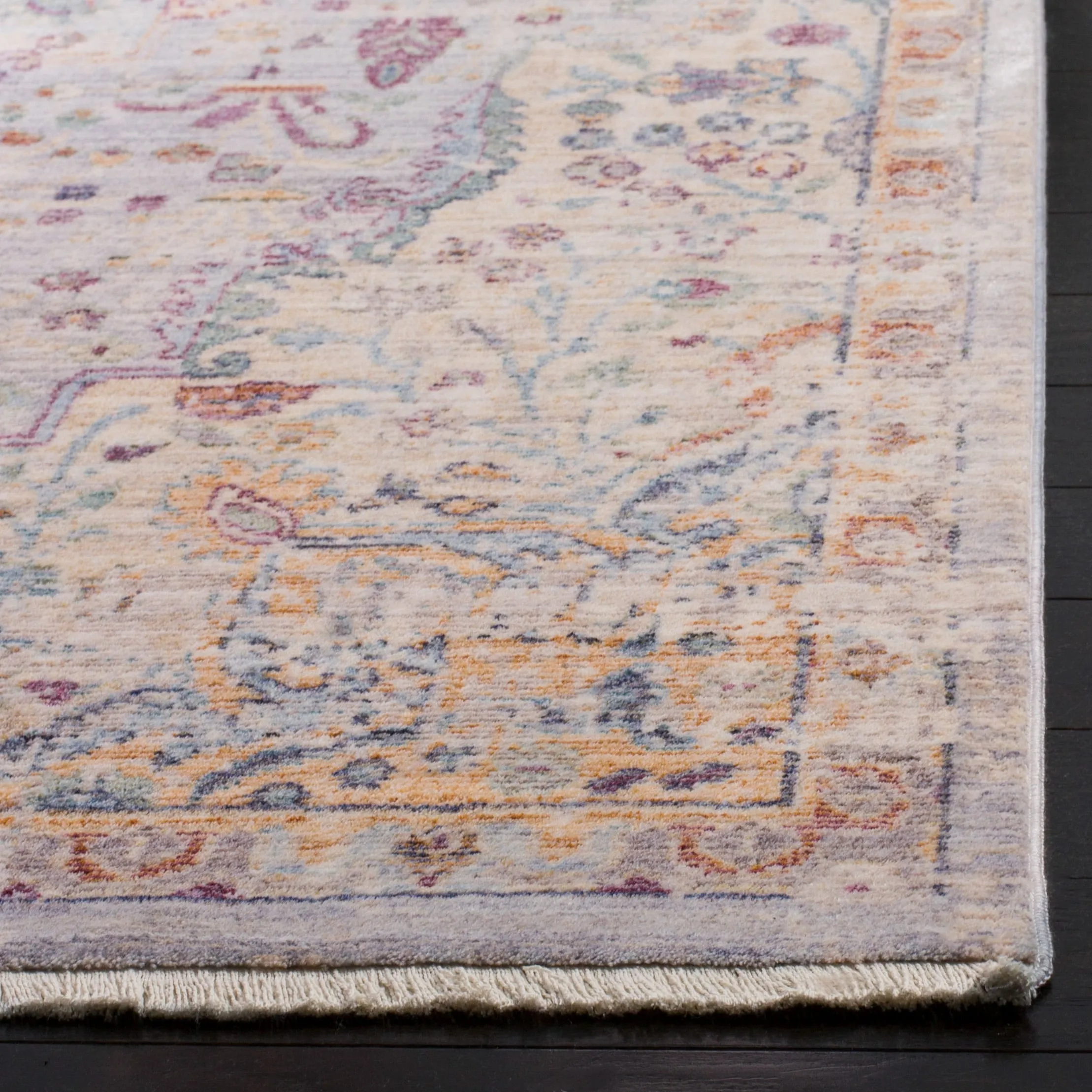 SAFAVIEH Illusion Danette Vintage Boho Oriental Viscose Rug with
