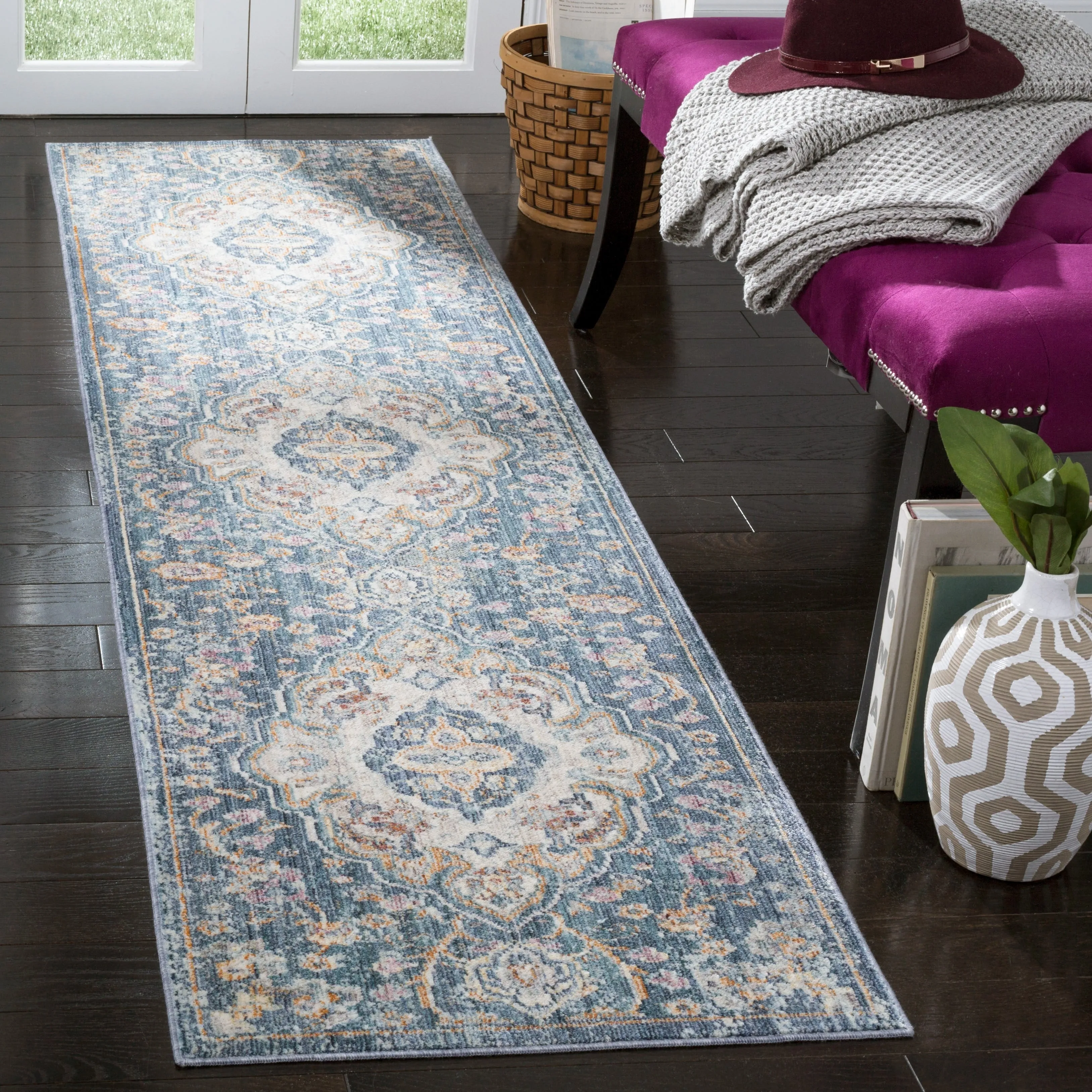 SAFAVIEH Illusion Tricia Vintage Boho Oriental Viscose Medallion Rug
