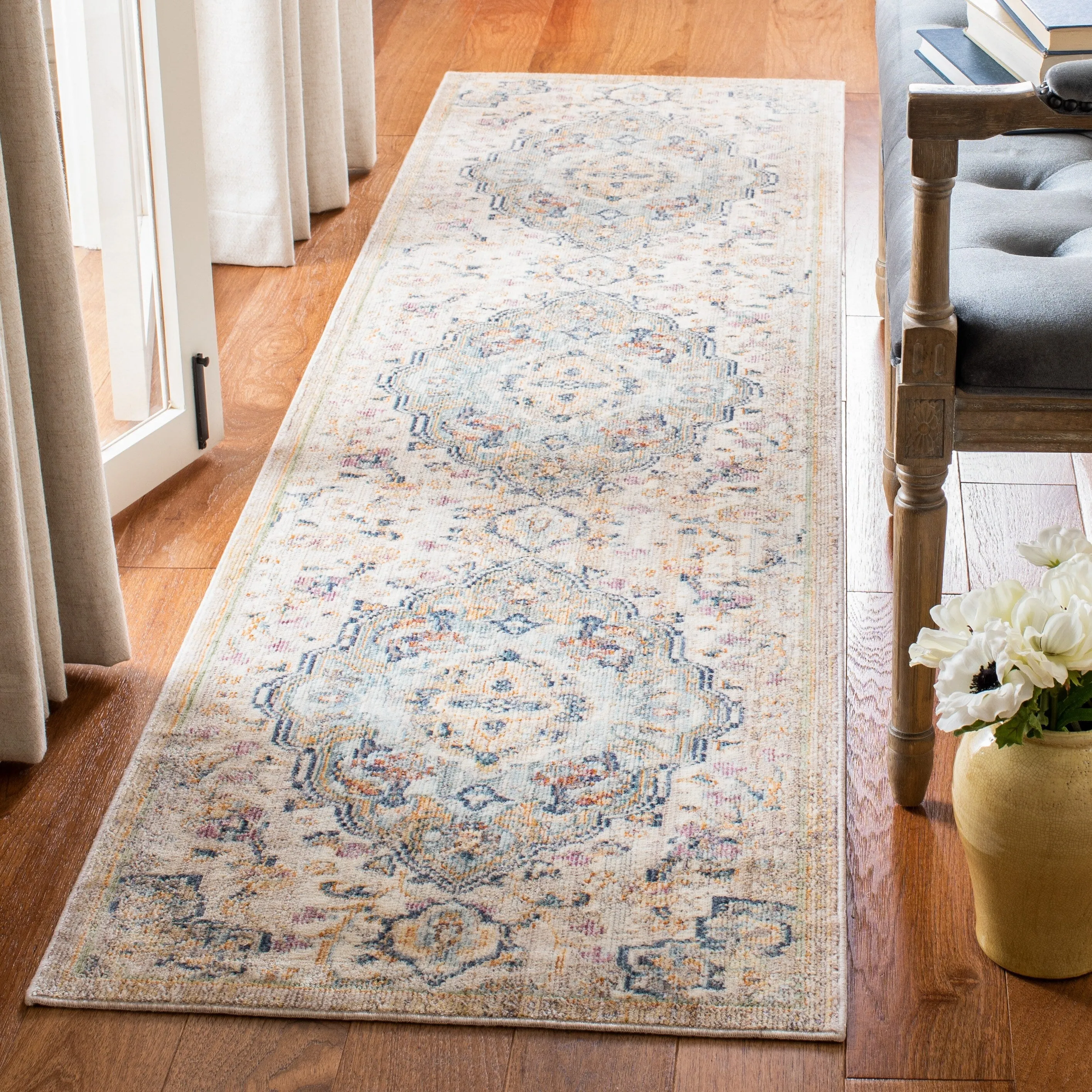 SAFAVIEH Illusion Tricia Vintage Boho Oriental Viscose Medallion Rug