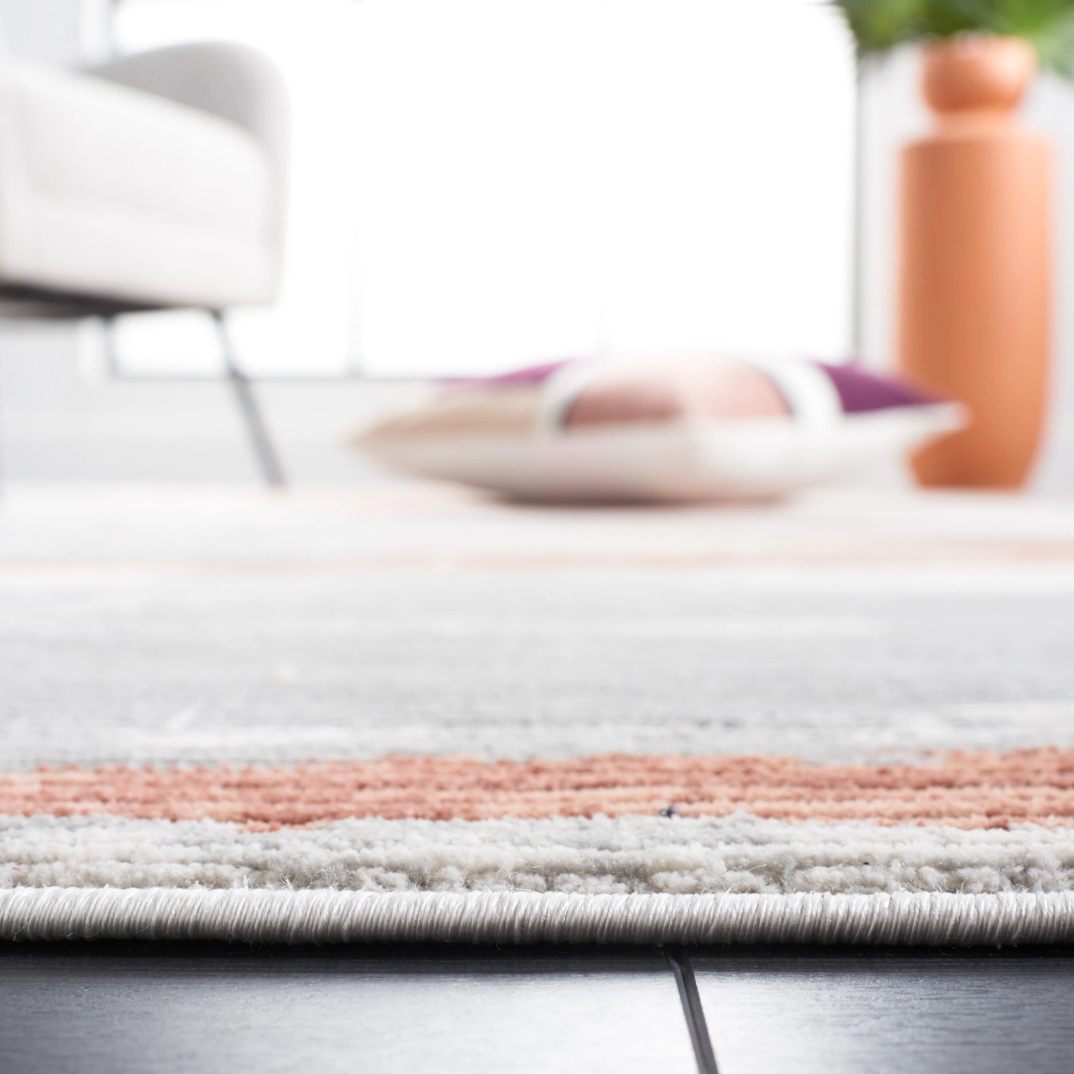 SAFAVIEH Invista Geralyn Modern Abstract Rug