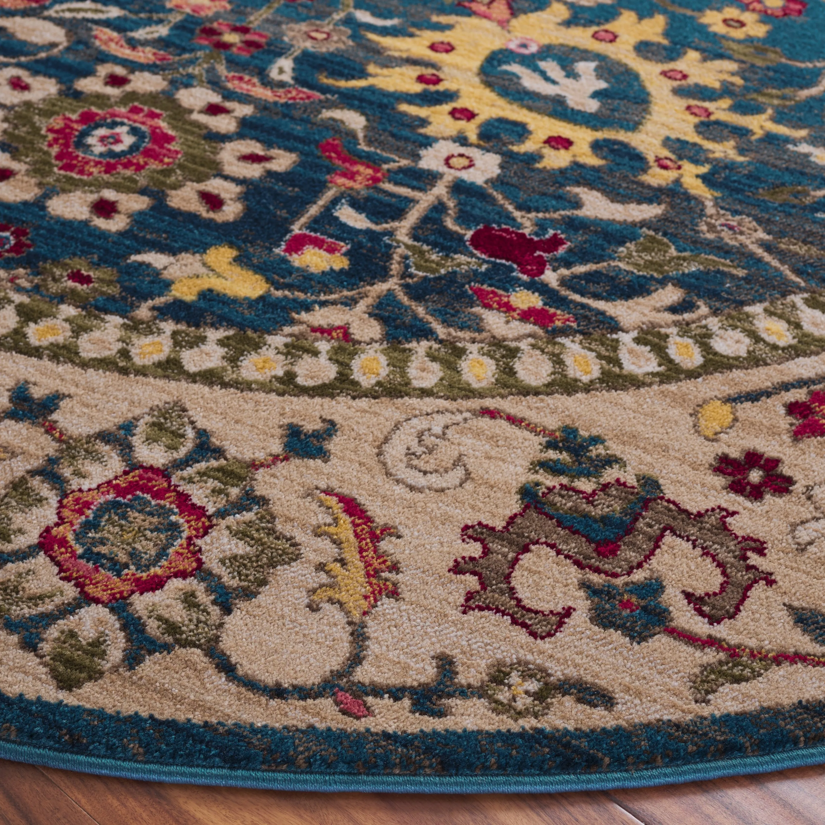 SAFAVIEH Kashan Laureen Oriental Rug with Fringe