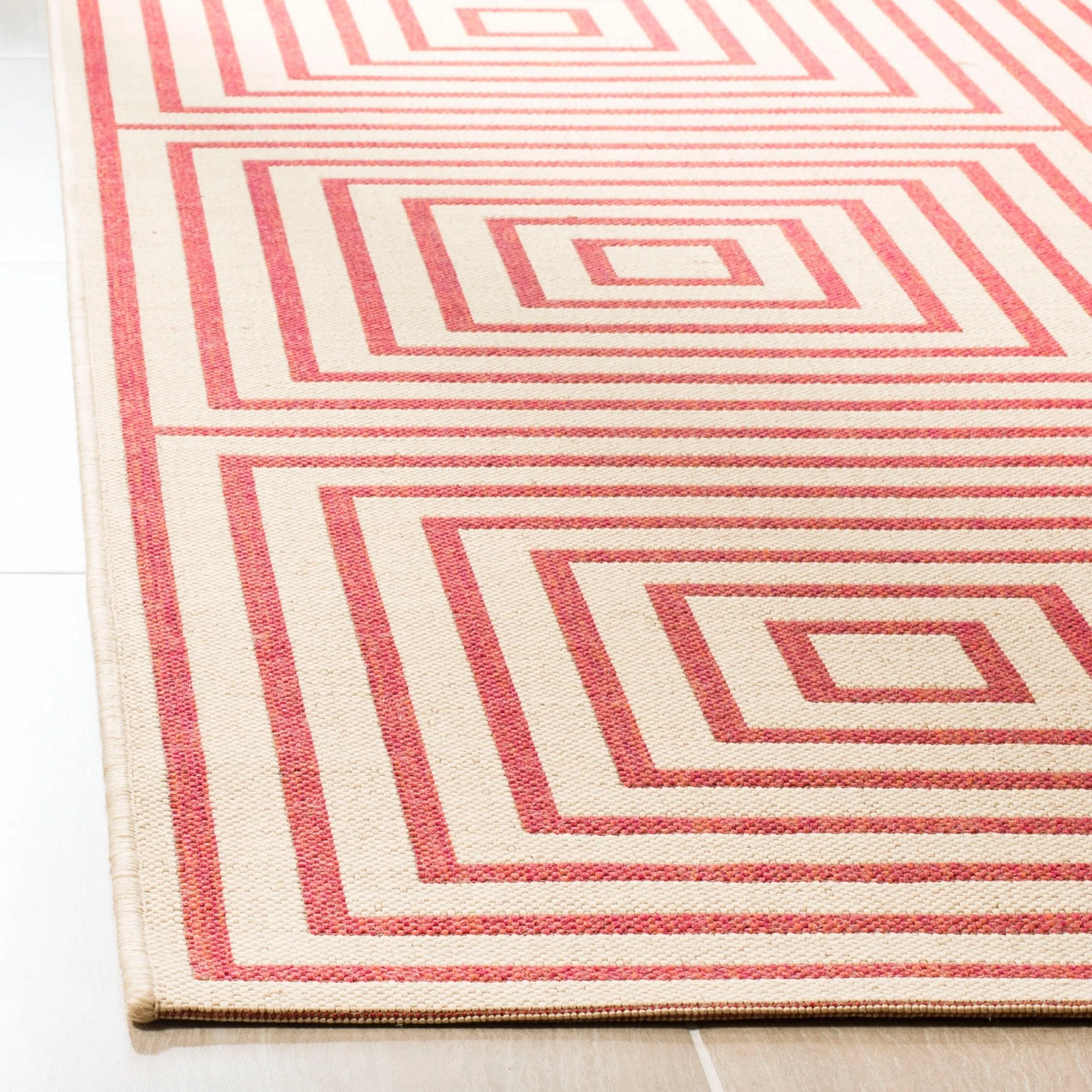 SAFAVIEH Linden Loris Indoor/ Outdoor Waterproof Patio Backyard Rug
