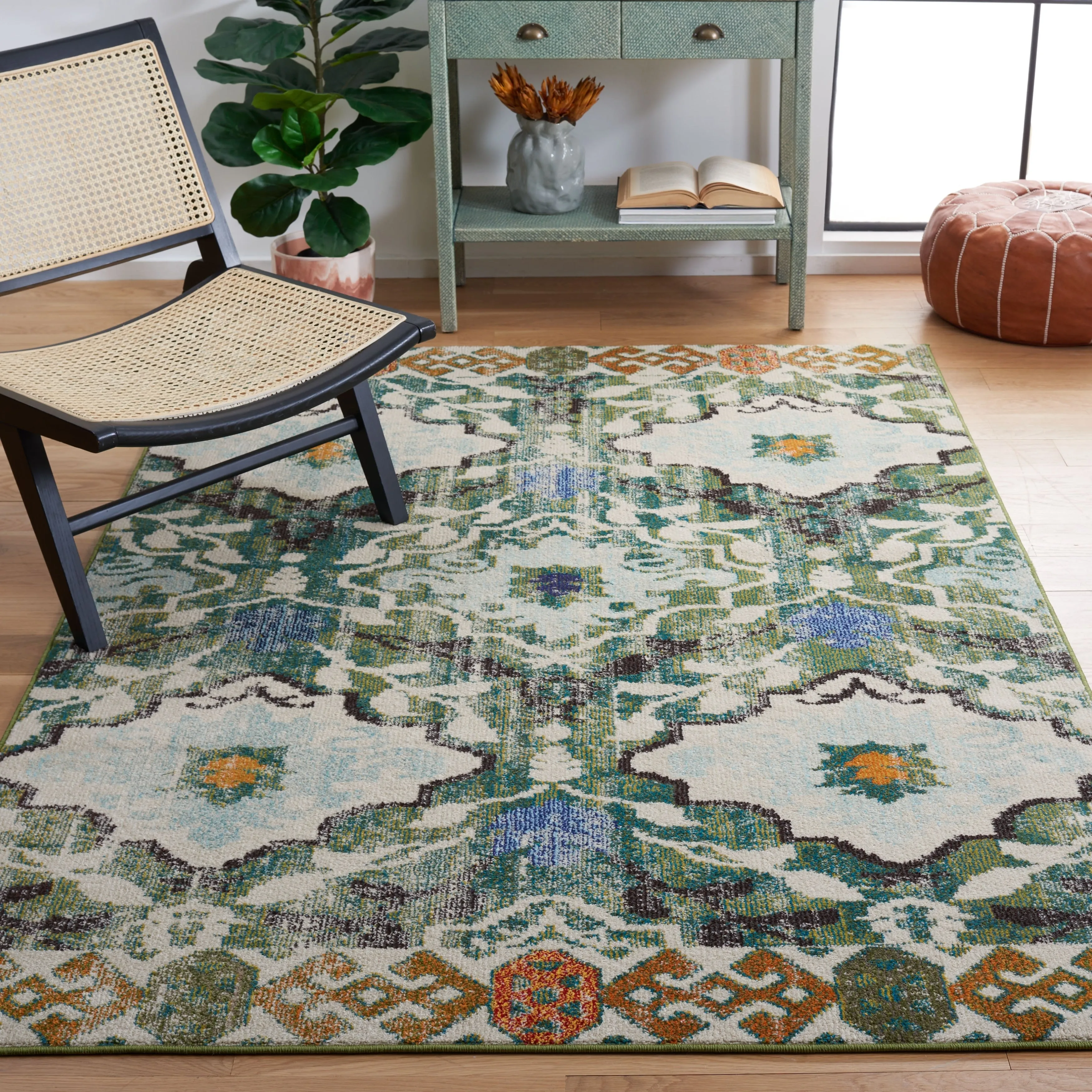 SAFAVIEH Madison Dragojla Distressed Rug