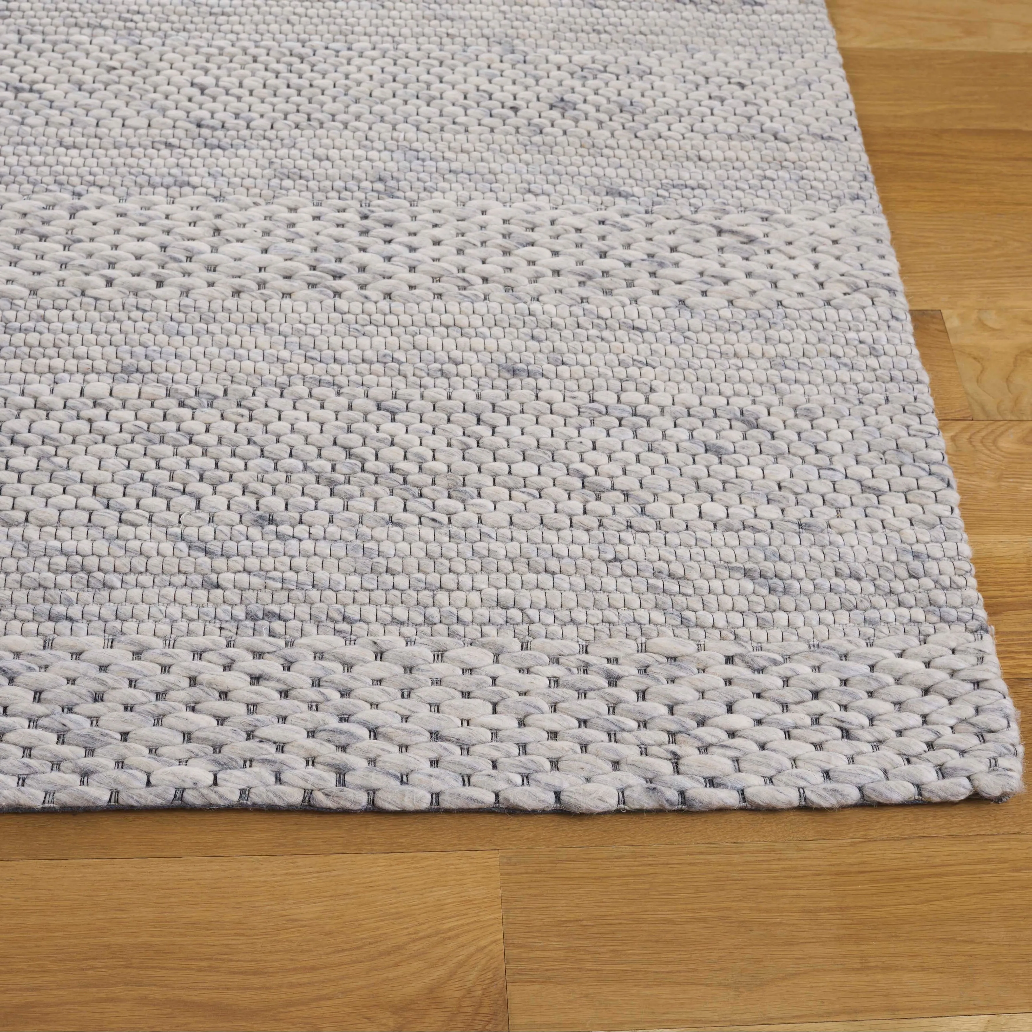 SAFAVIEH Marbella Kevser Wool Rug