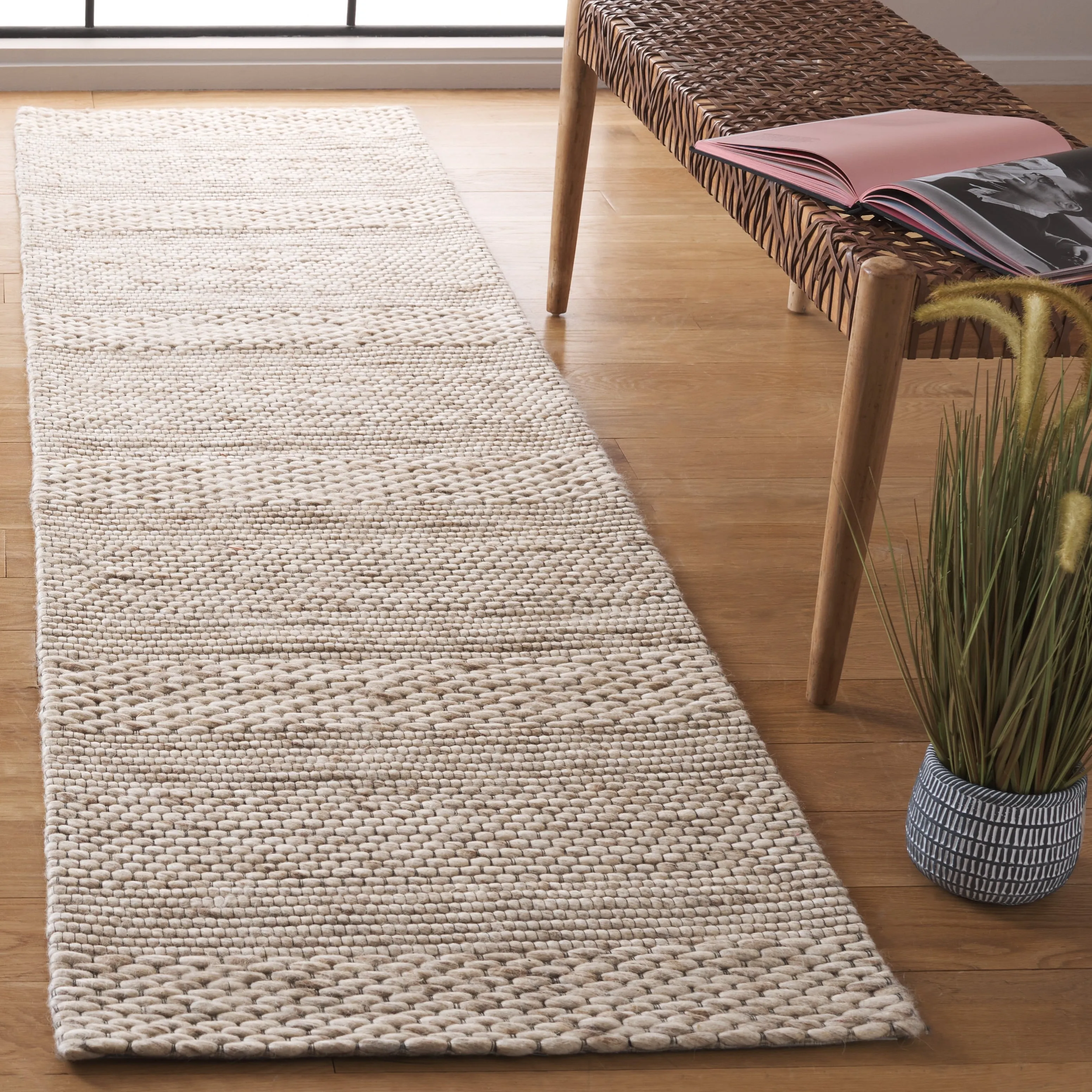 SAFAVIEH Marbella Kevser Wool Rug