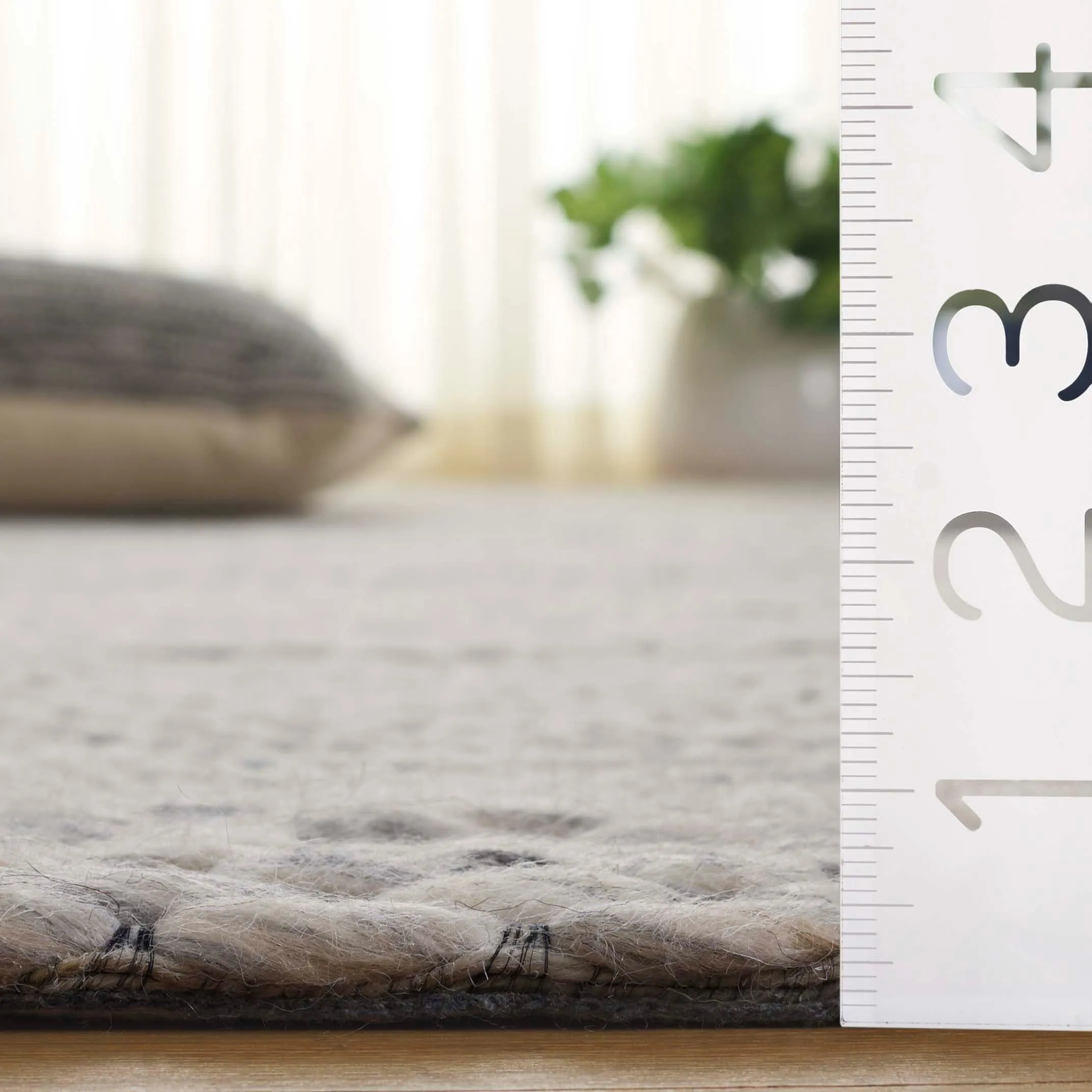 SAFAVIEH Marbella Kevser Wool Rug