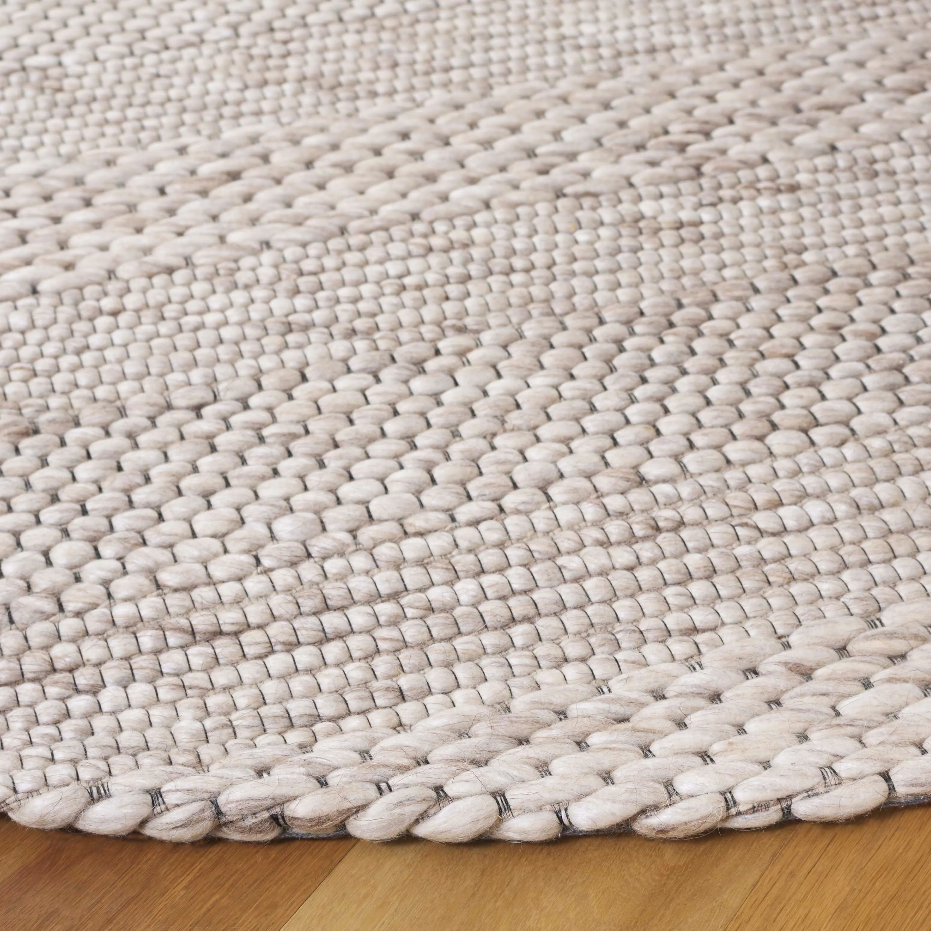 SAFAVIEH Marbella Kevser Wool Rug