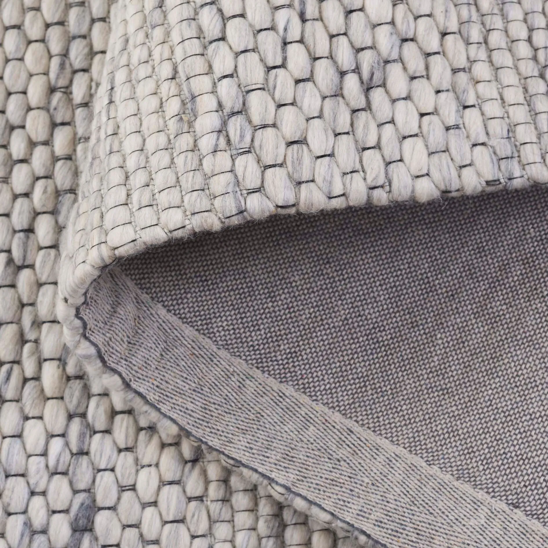 SAFAVIEH Marbella Kevser Wool Rug