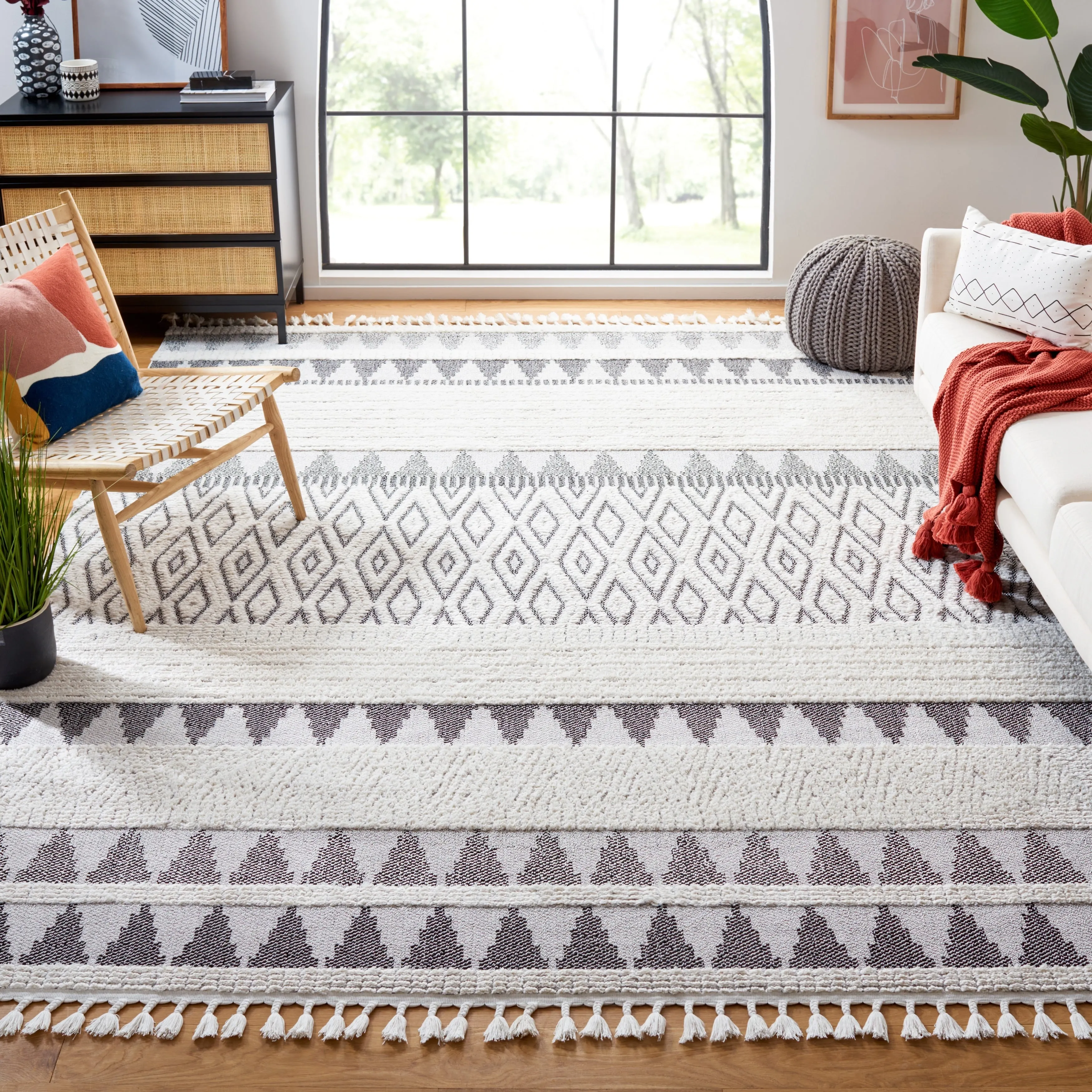 SAFAVIEH Marrakech Bohemian & Eclectic Waneta Oriental Ivory/Blue Polyester Rug