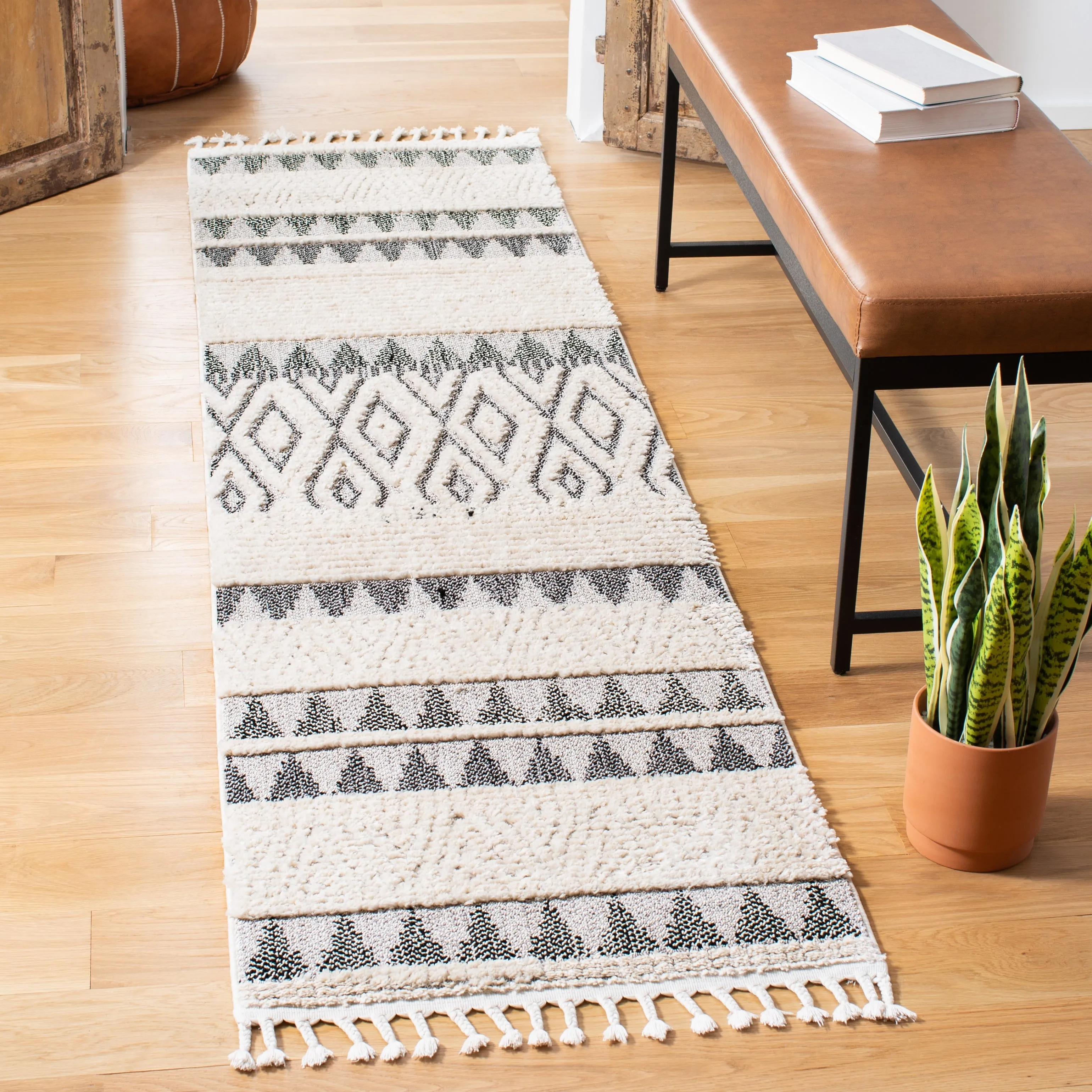SAFAVIEH Marrakech Bohemian & Eclectic Waneta Oriental Ivory/Blue Polyester Rug