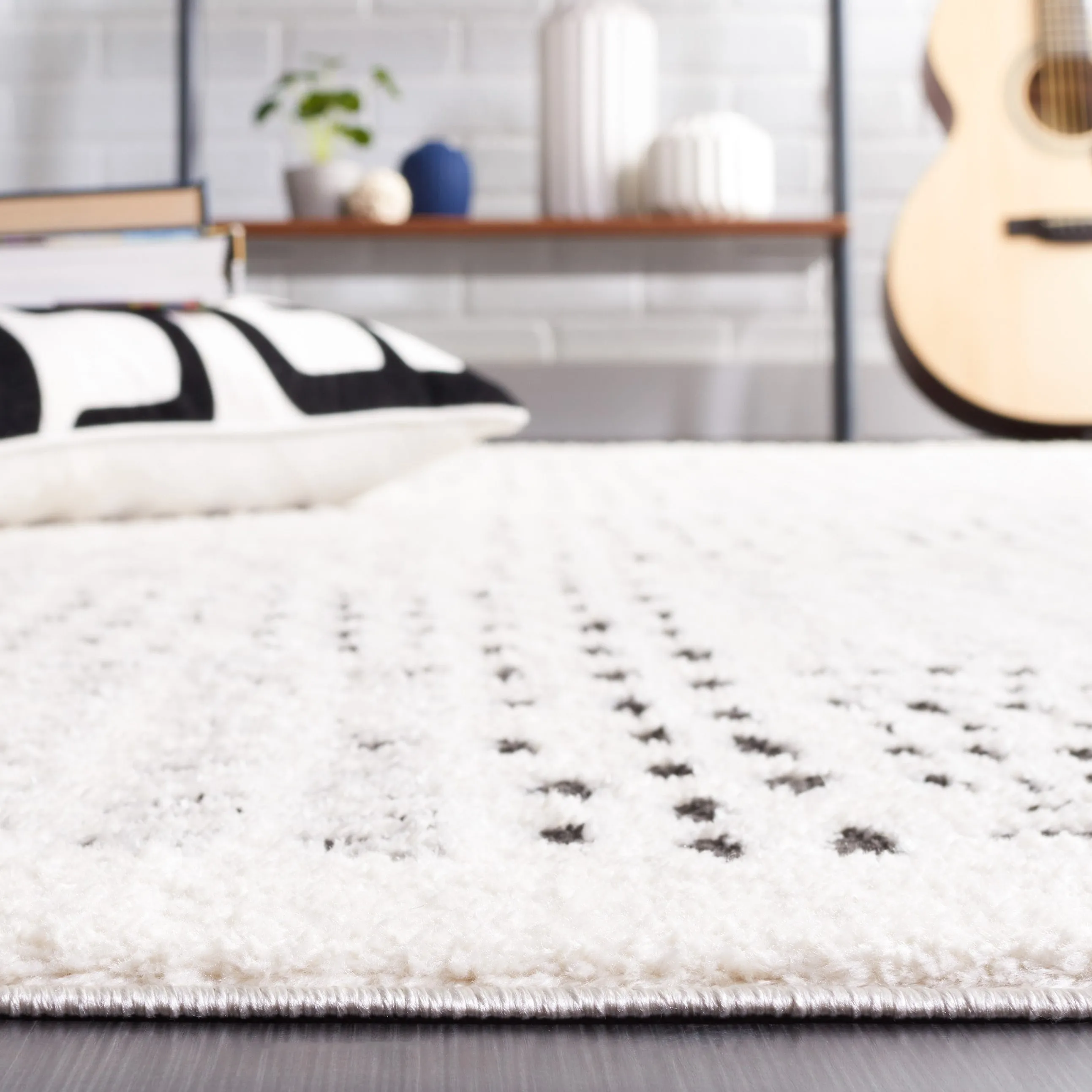 SAFAVIEH Melody Elinore Modern Scandinavian Rug