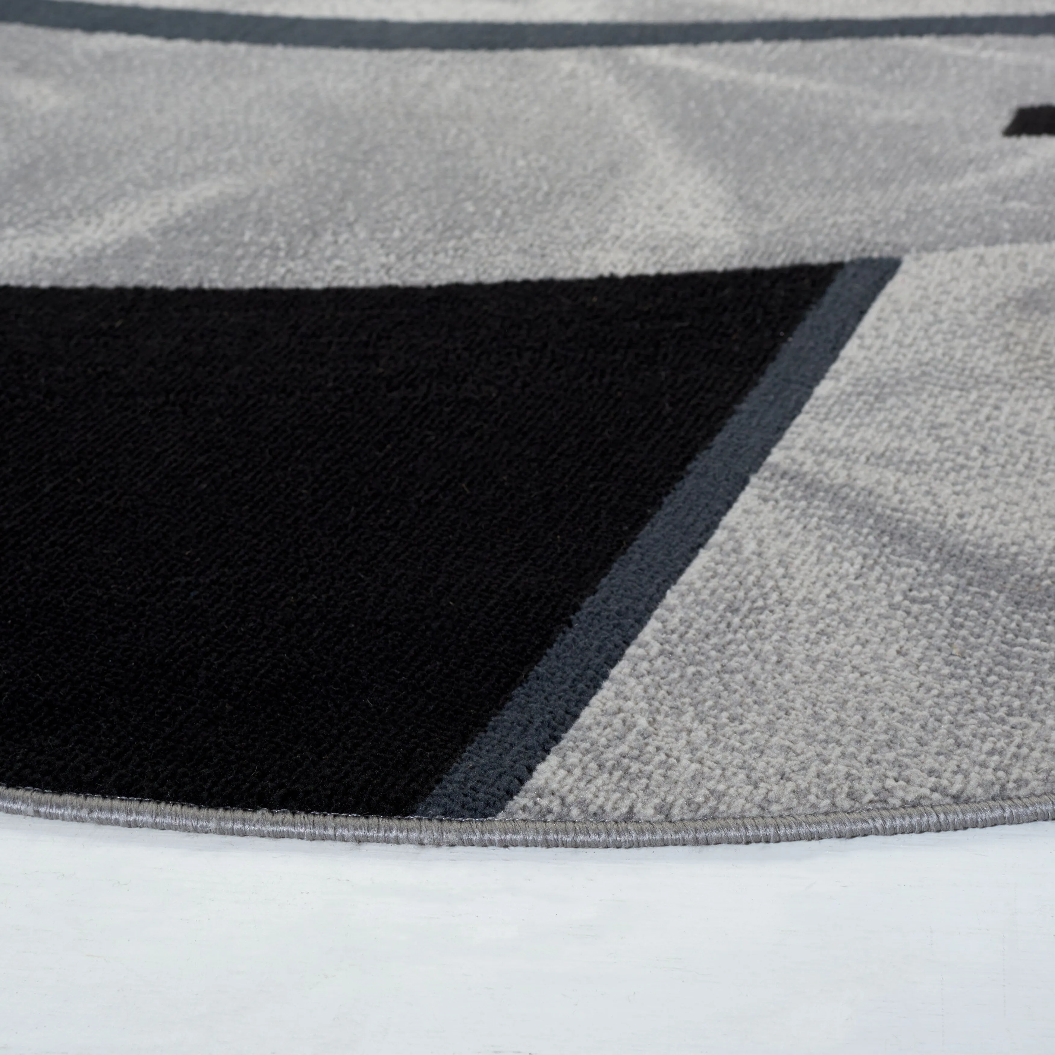 SAFAVIEH Odyssey Gumersinda Mid-Century Modern Rug