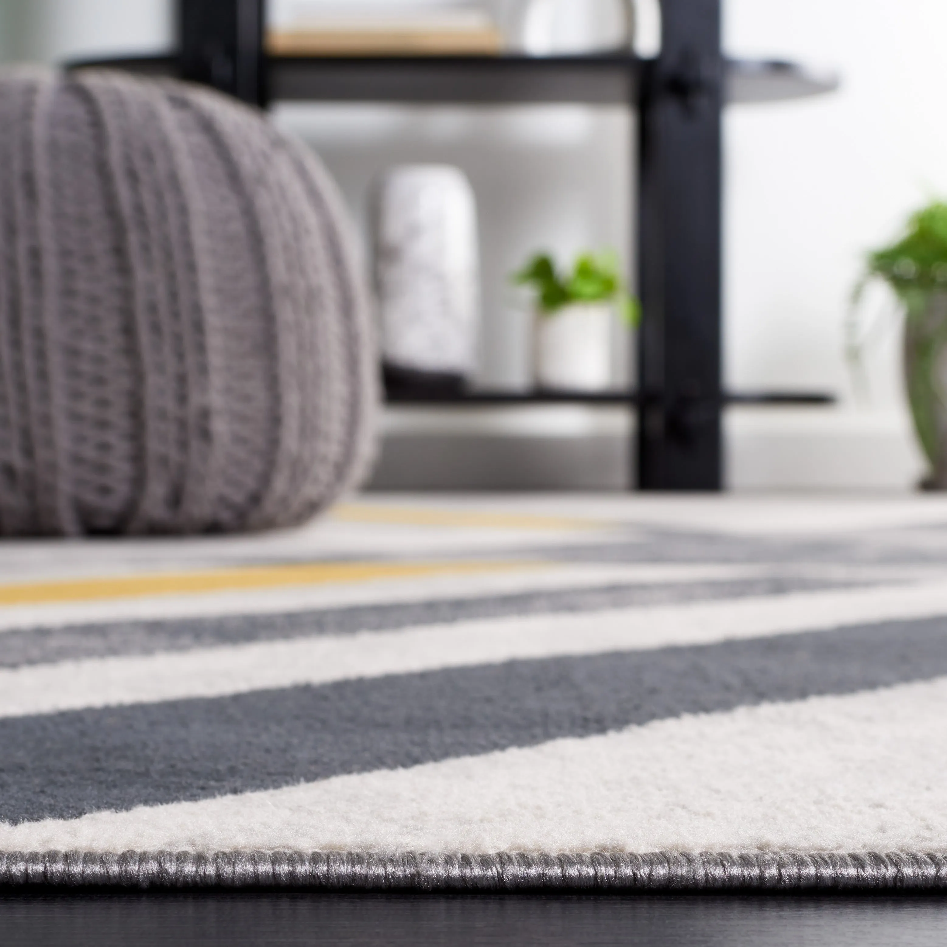 SAFAVIEH Odyssey Melanie Mid-Century Modern Rug