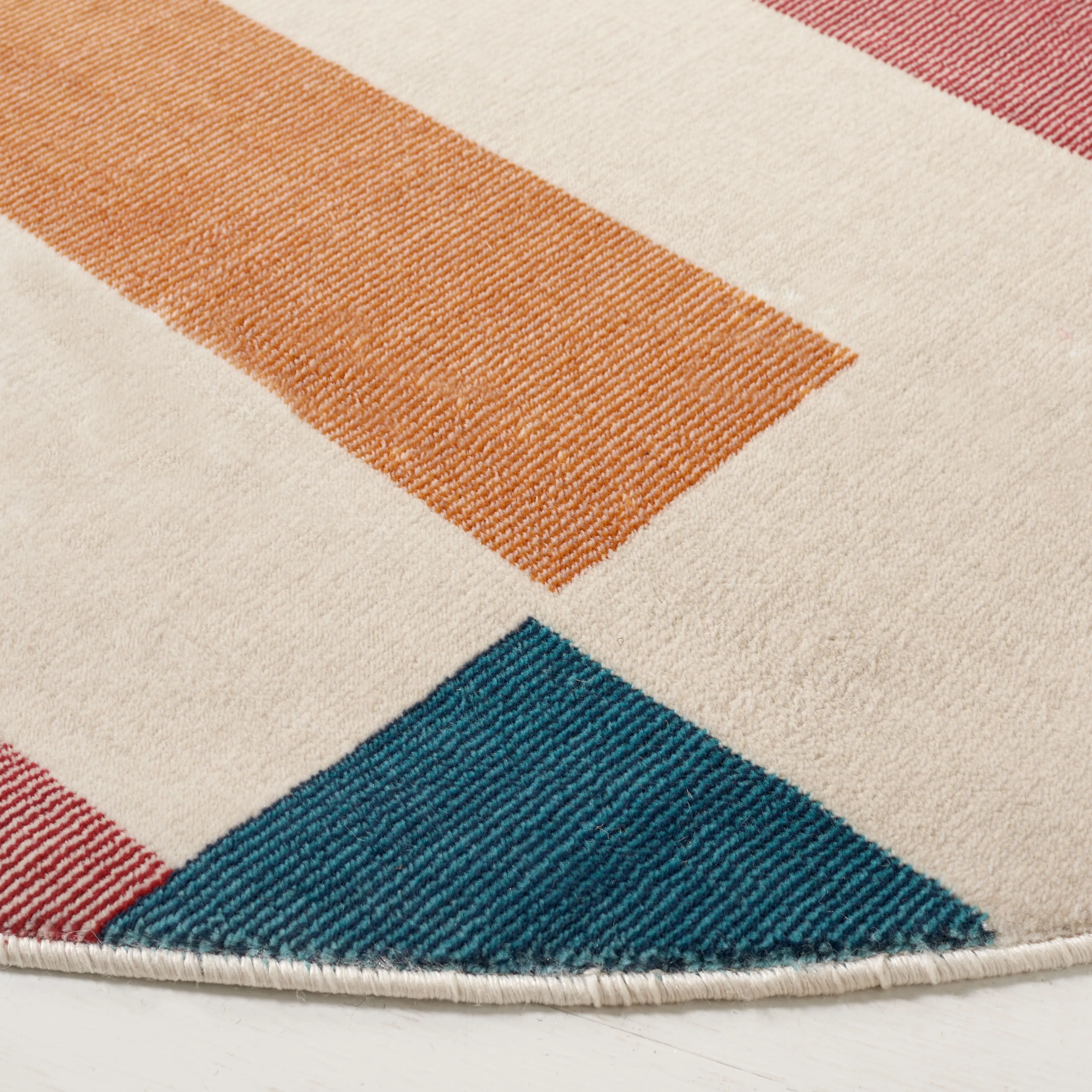 SAFAVIEH Orwell Laila Mid-Century Modern Rug